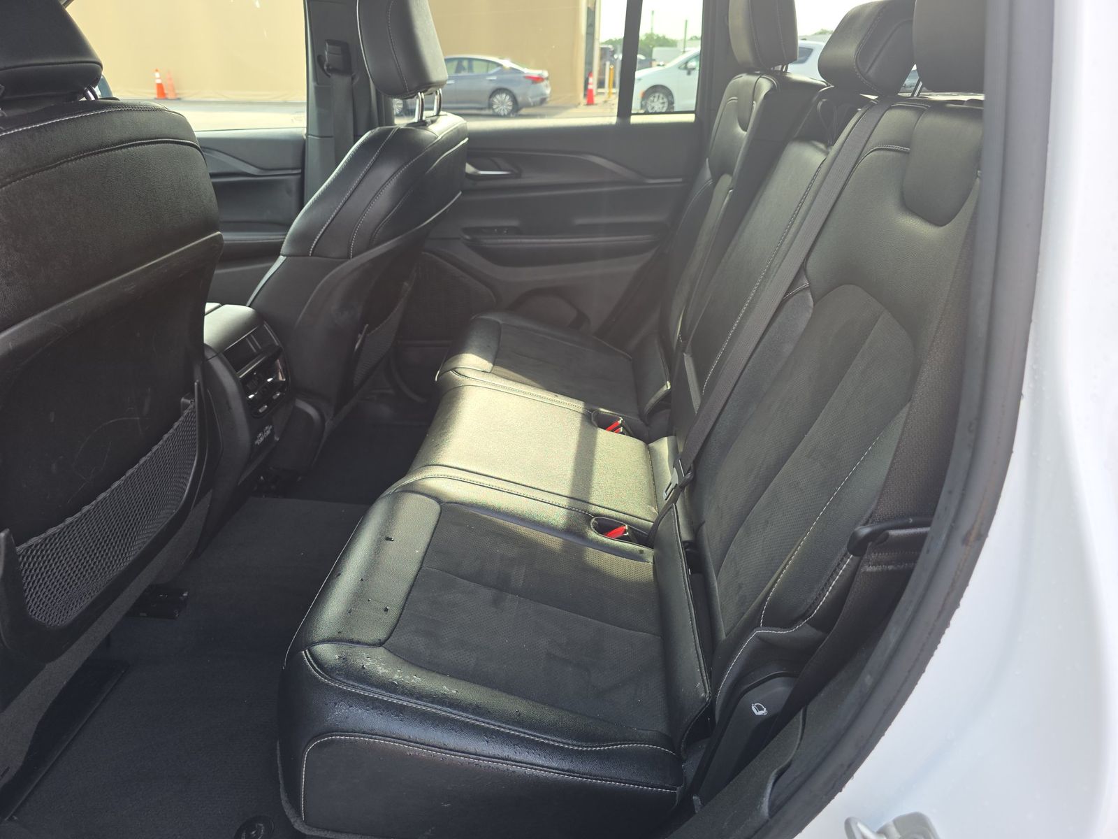 2024 Jeep Grand Cherokee Altitude AWD