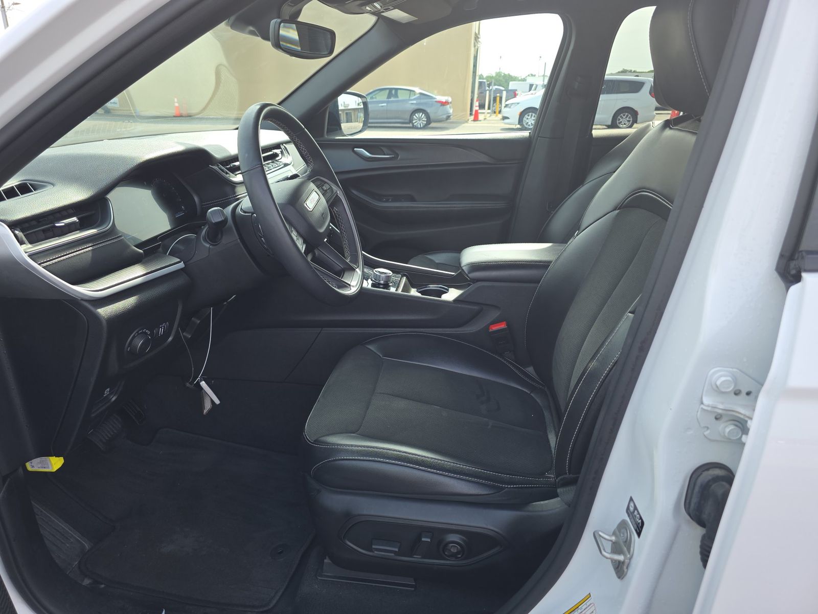 2024 Jeep Grand Cherokee Altitude AWD