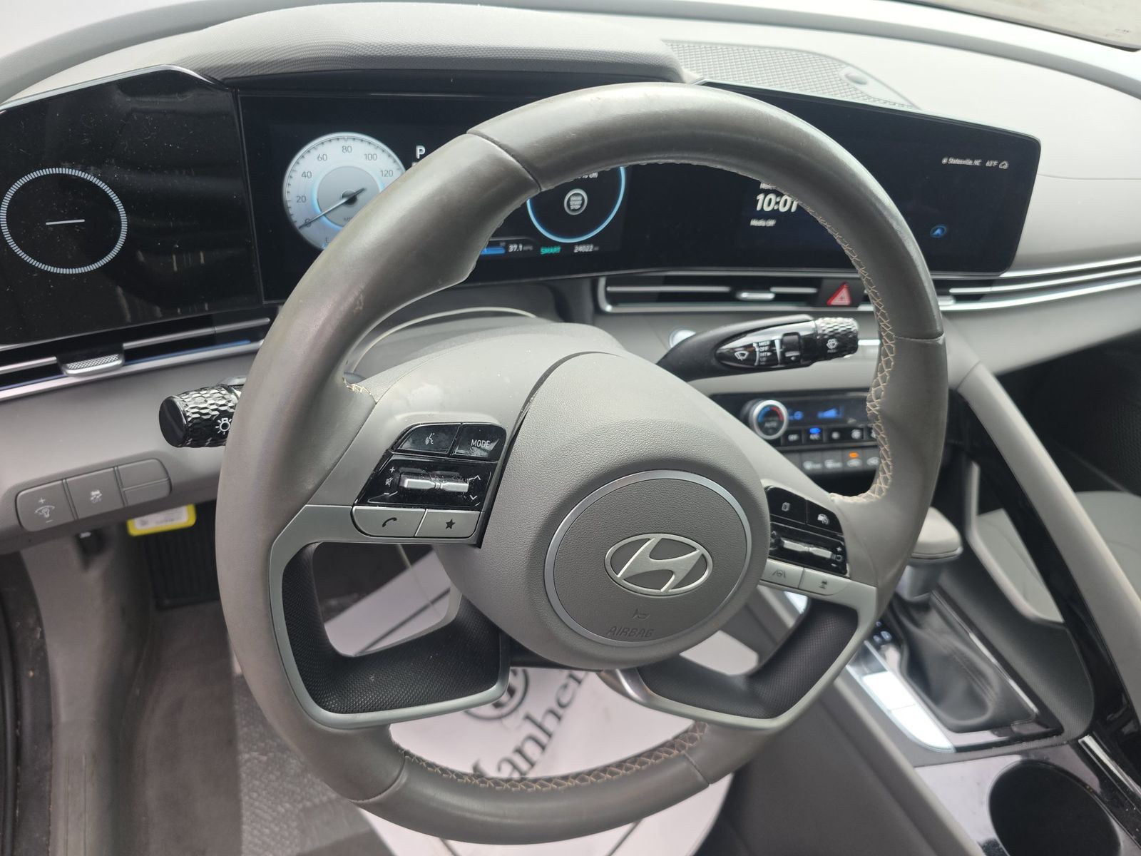 2024 Hyundai Elantra SEL FWD