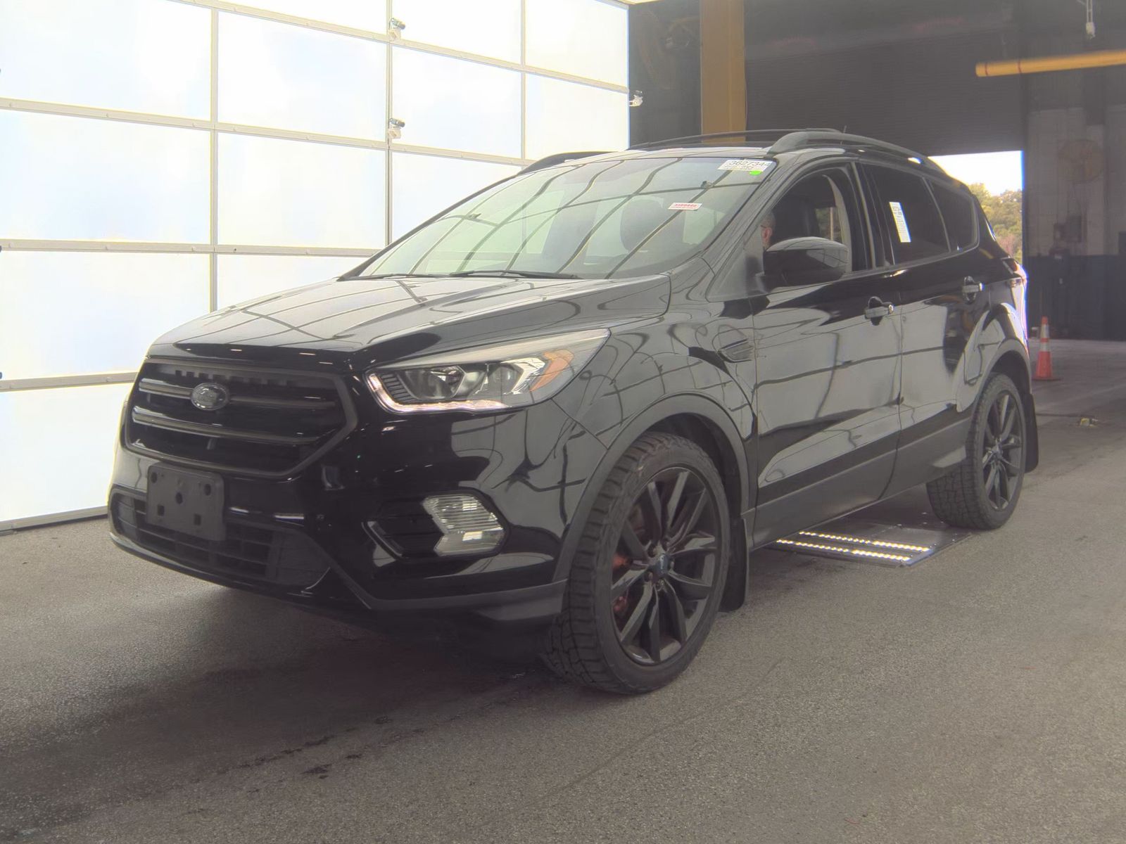 FORD ESCAPE - 1