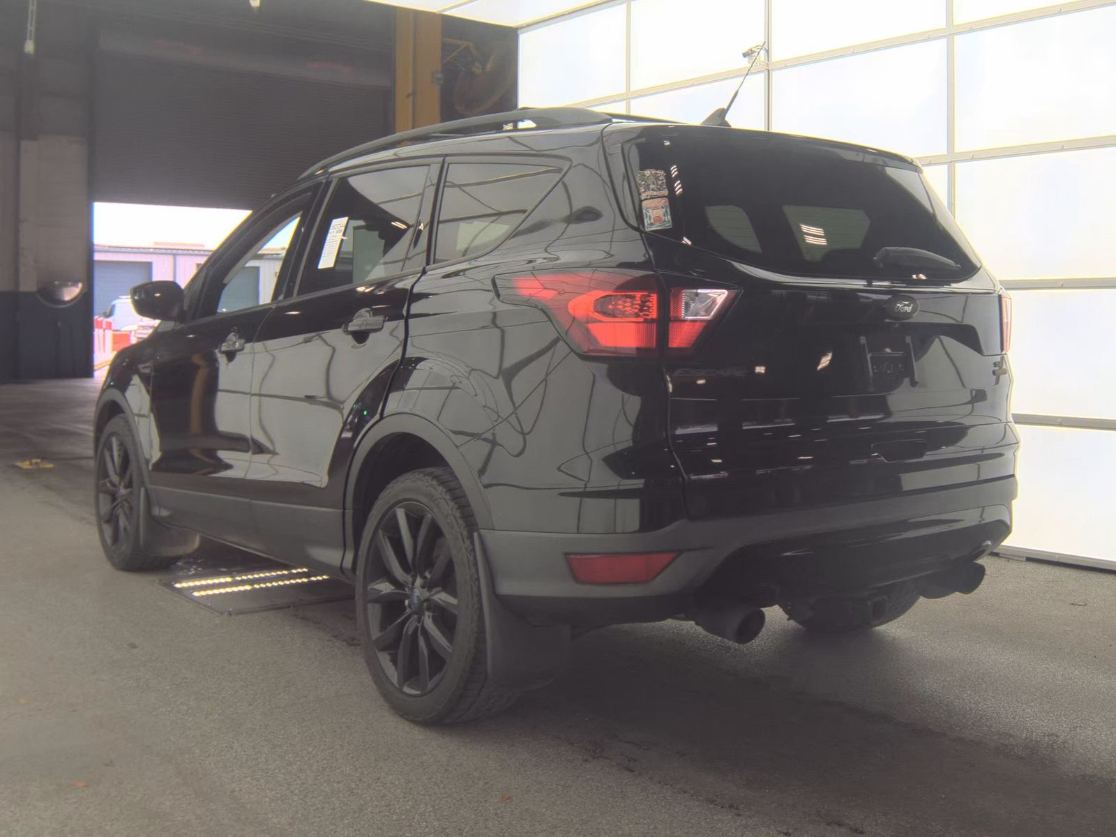 FORD ESCAPE - 9