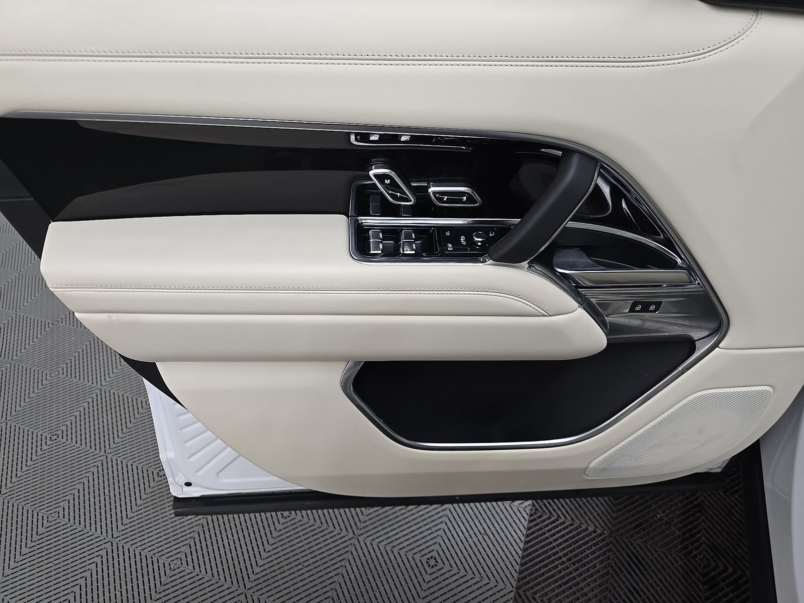 LAND ROVER RANGE ROVER - 10