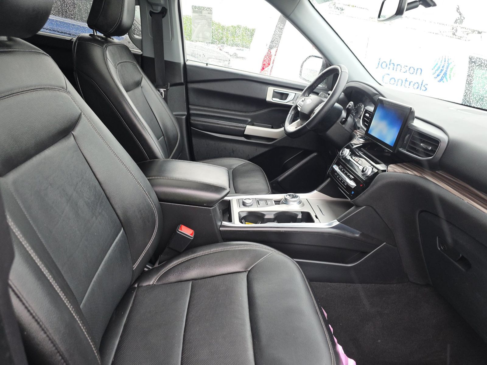 FORD EXPLORER - 9