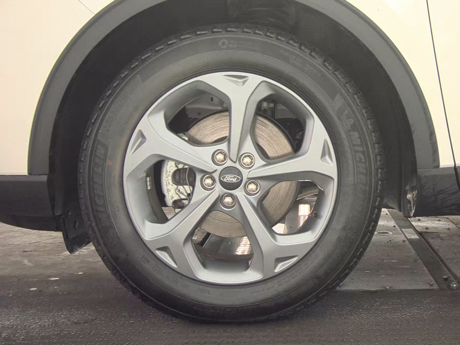 FORD ESCAPE - 10