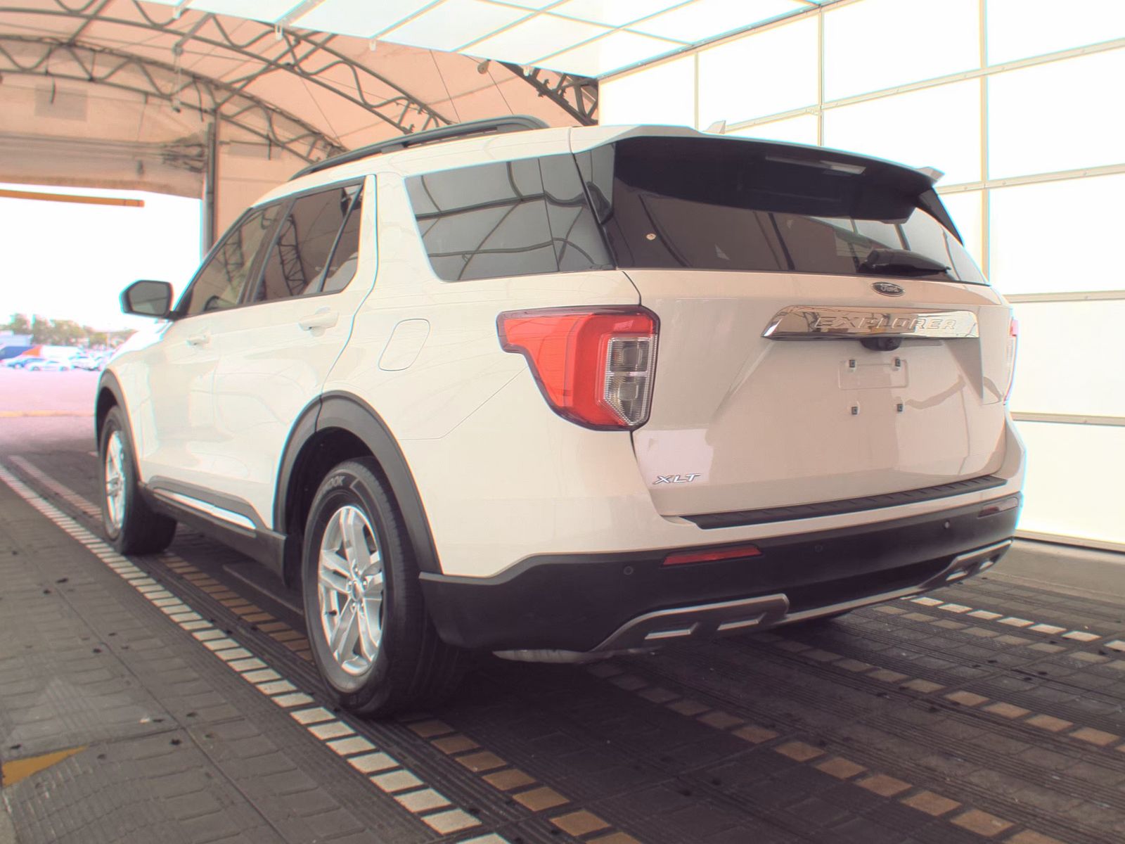 FORD EXPLORER - 9