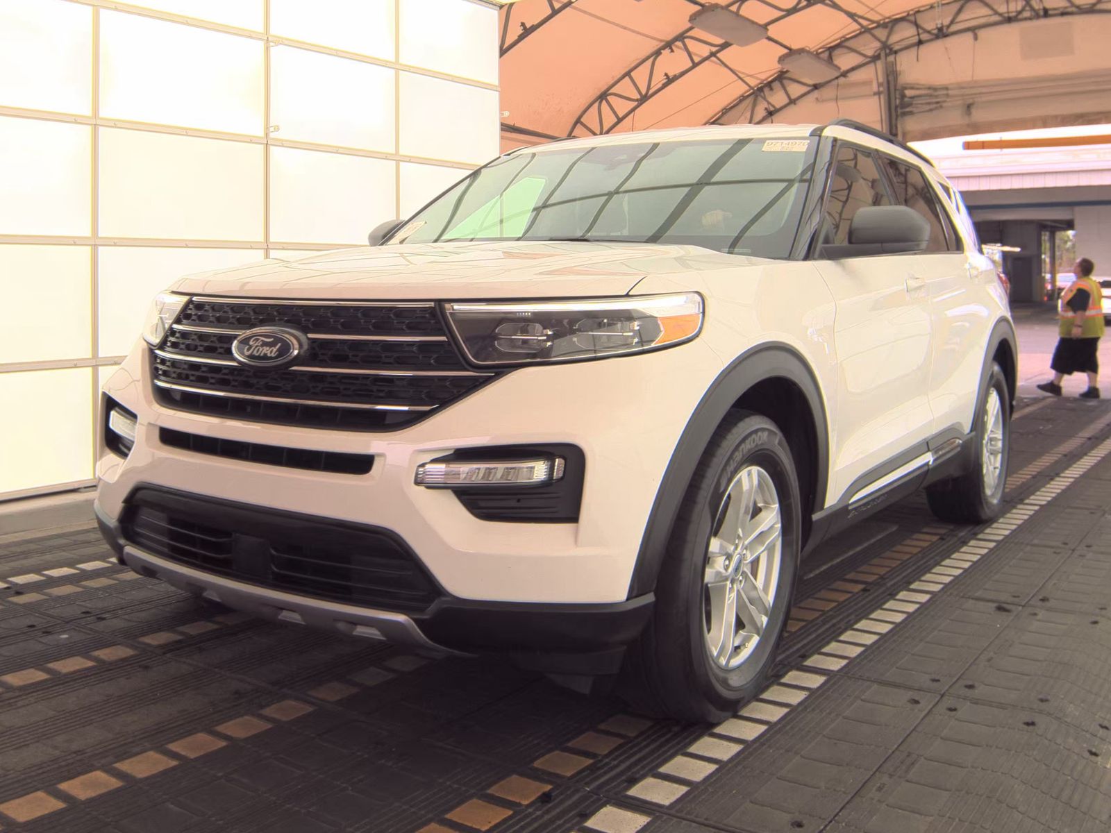 FORD EXPLORER - 1