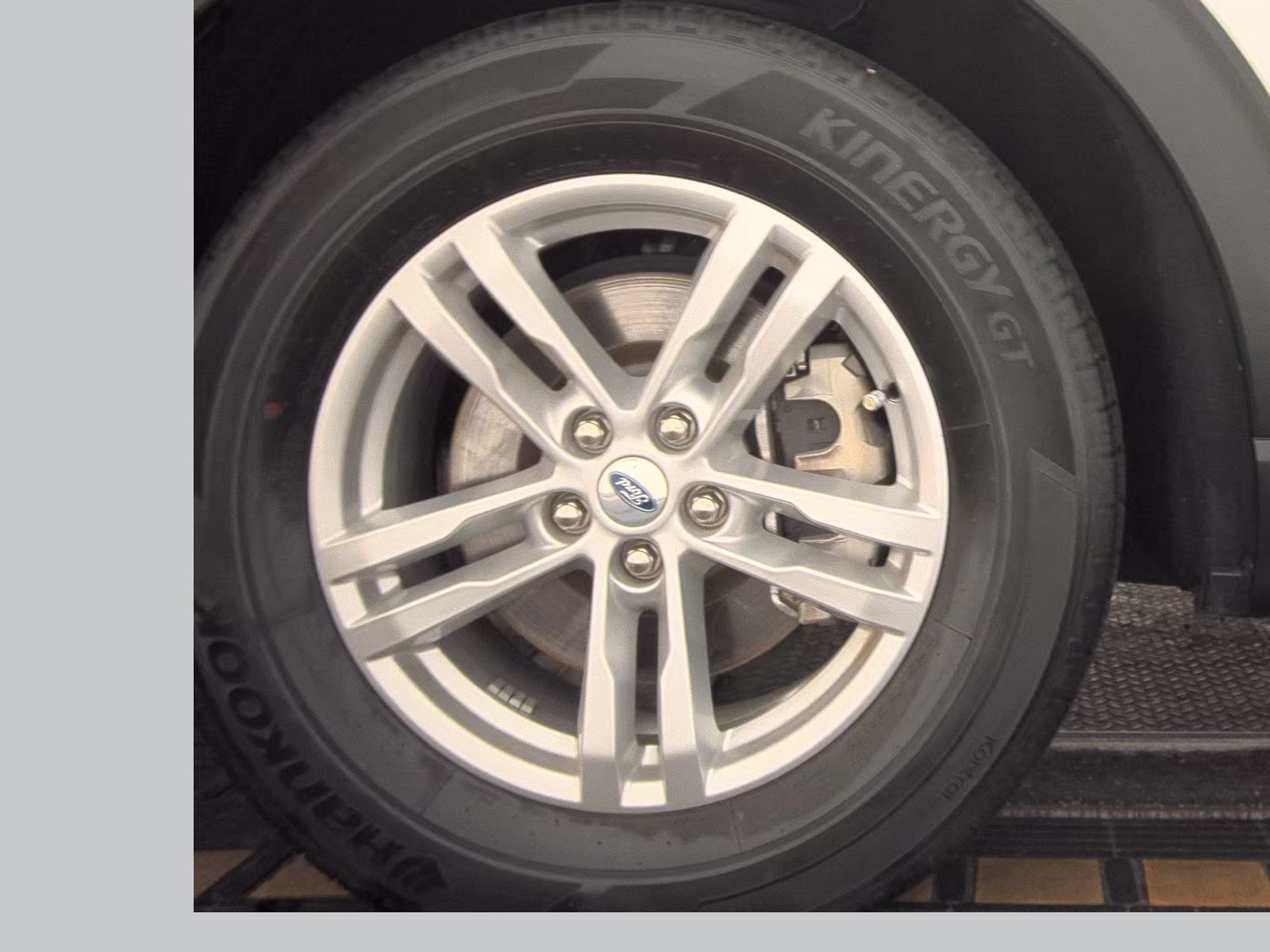 FORD EXPLORER - 10