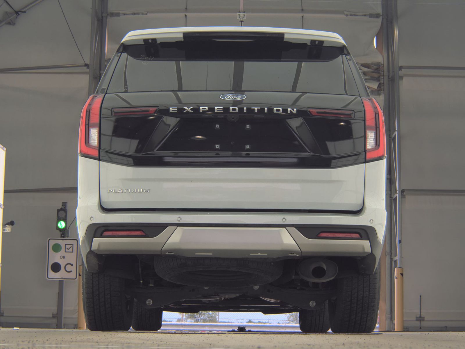 FORD EXPEDITION - 8