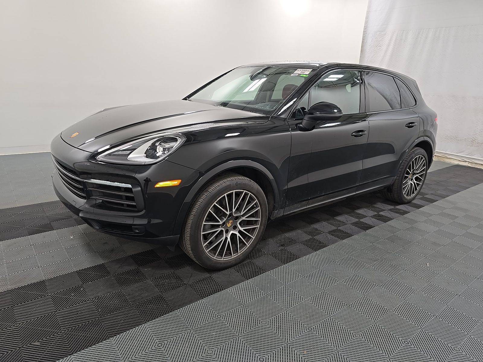 PORSCHE CAYENNE - 1