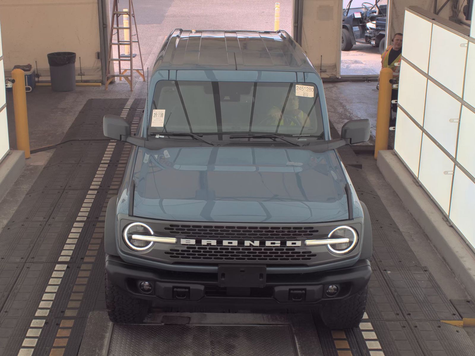 FORD BRONCO - 3