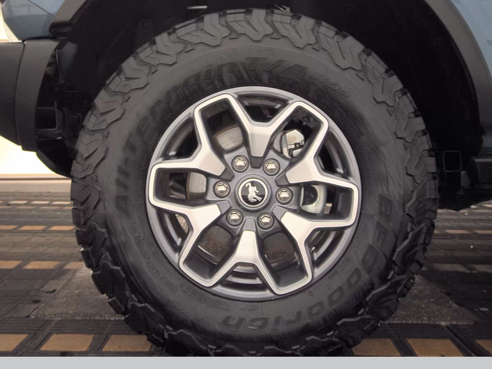 FORD BRONCO - 10