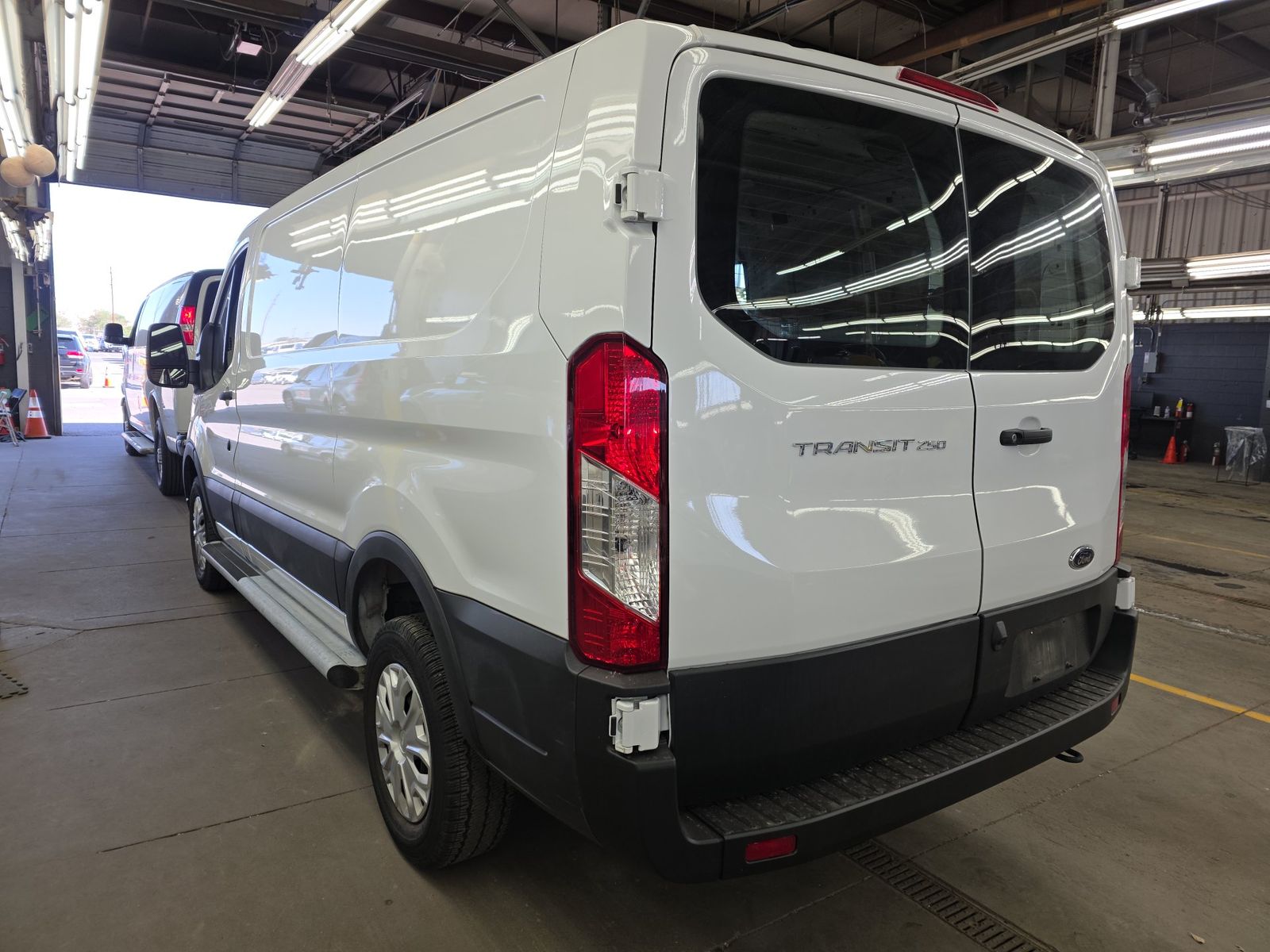 FORD TRANSIT 250 - 7