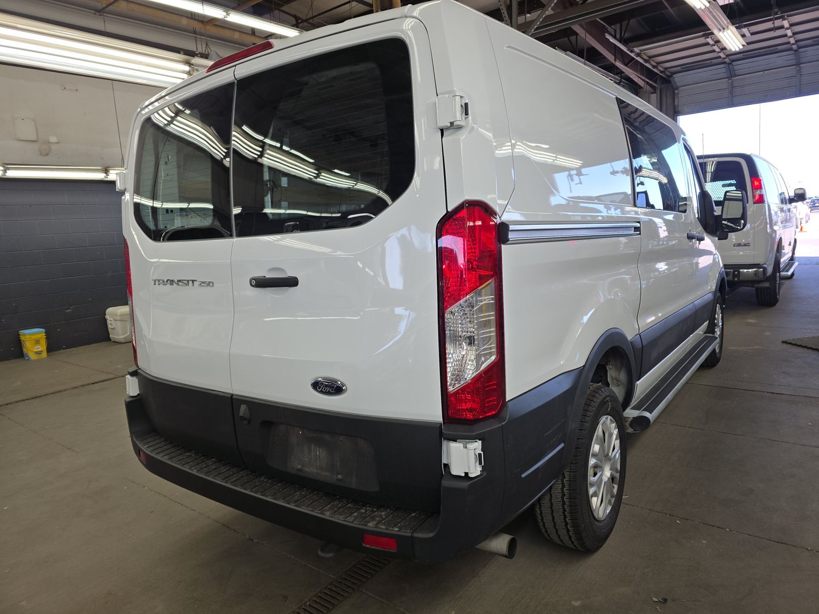 FORD TRANSIT 250 - 5