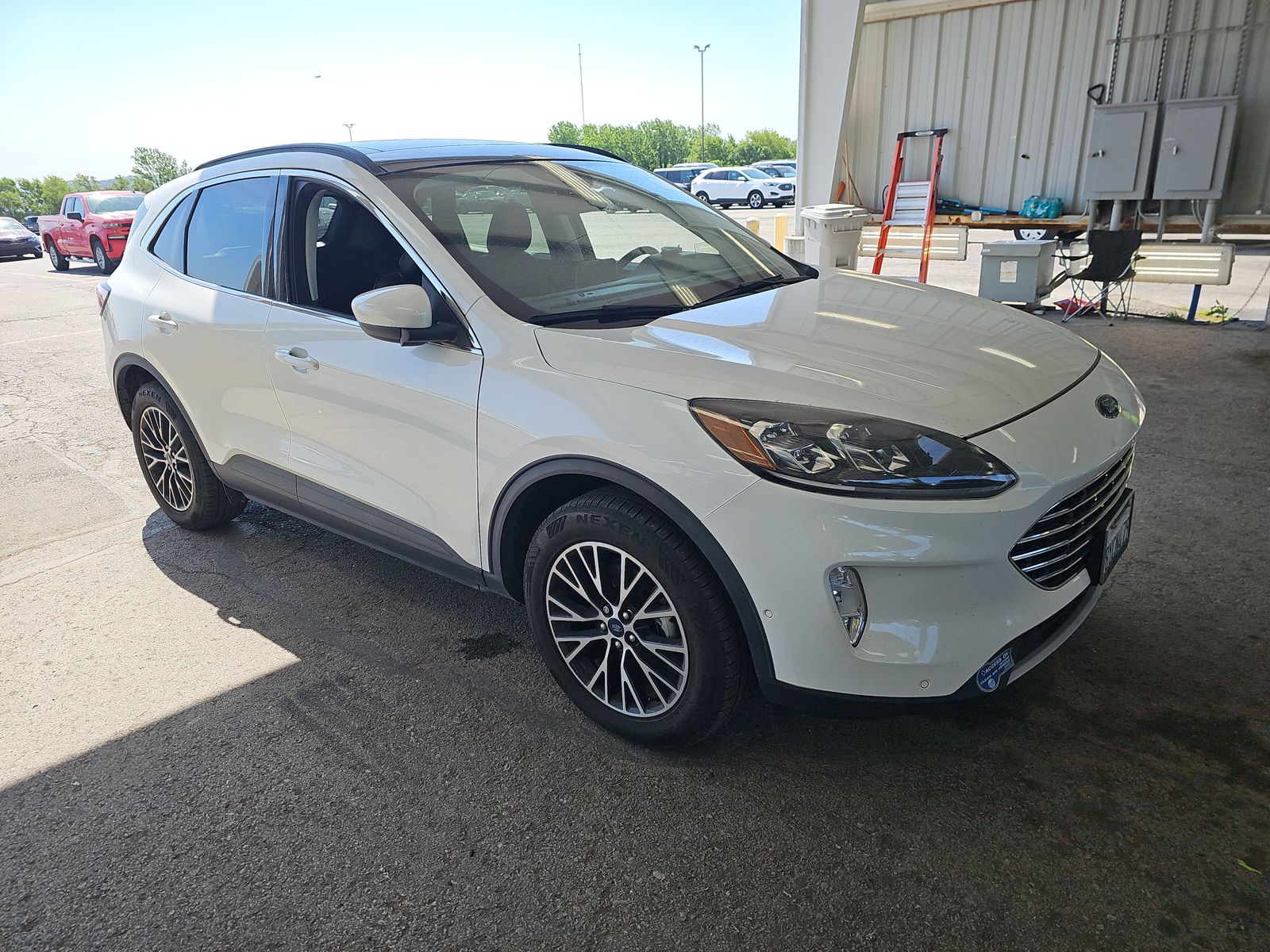 FORD ESCAPE - 4