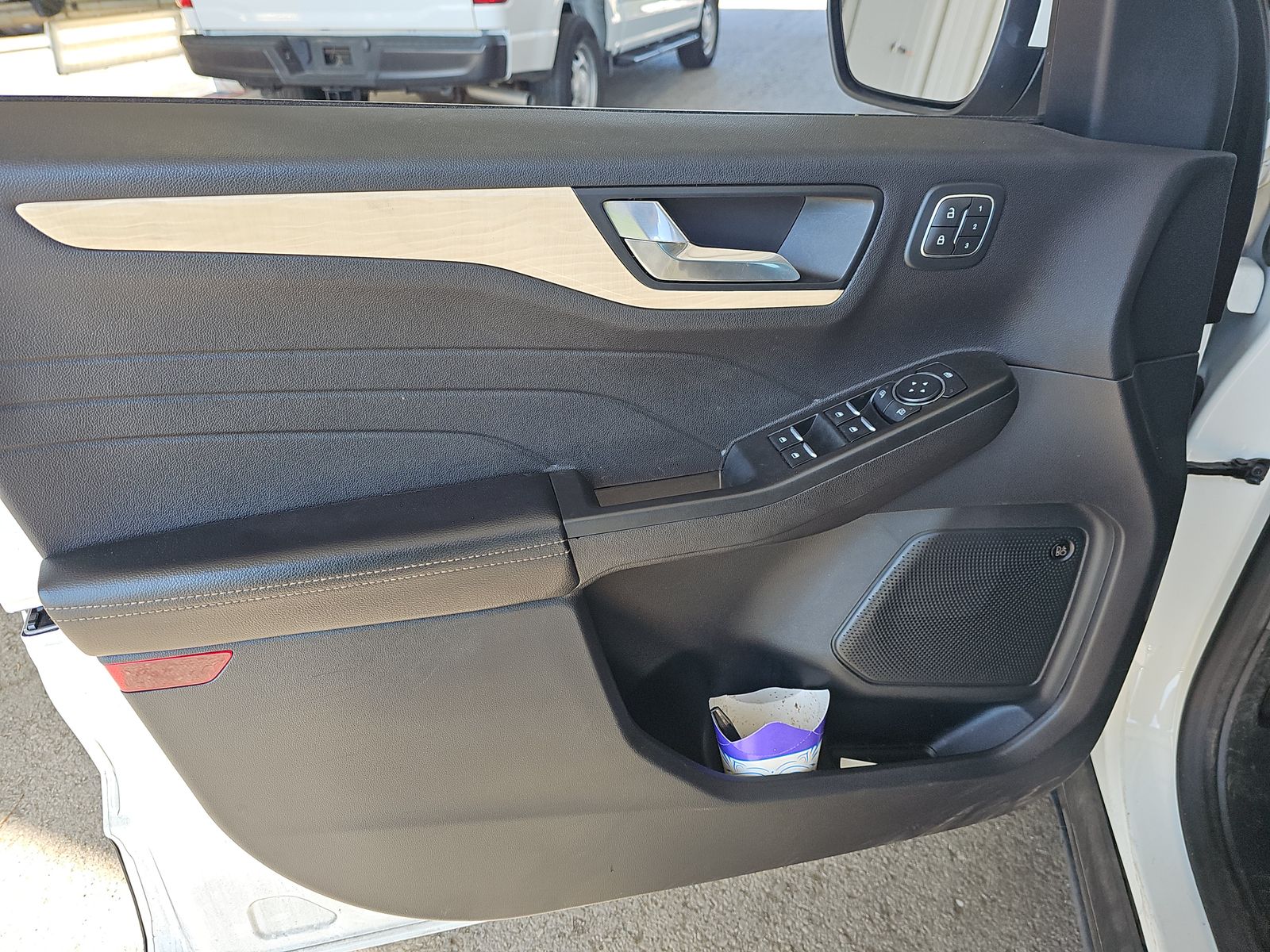 FORD ESCAPE - 10