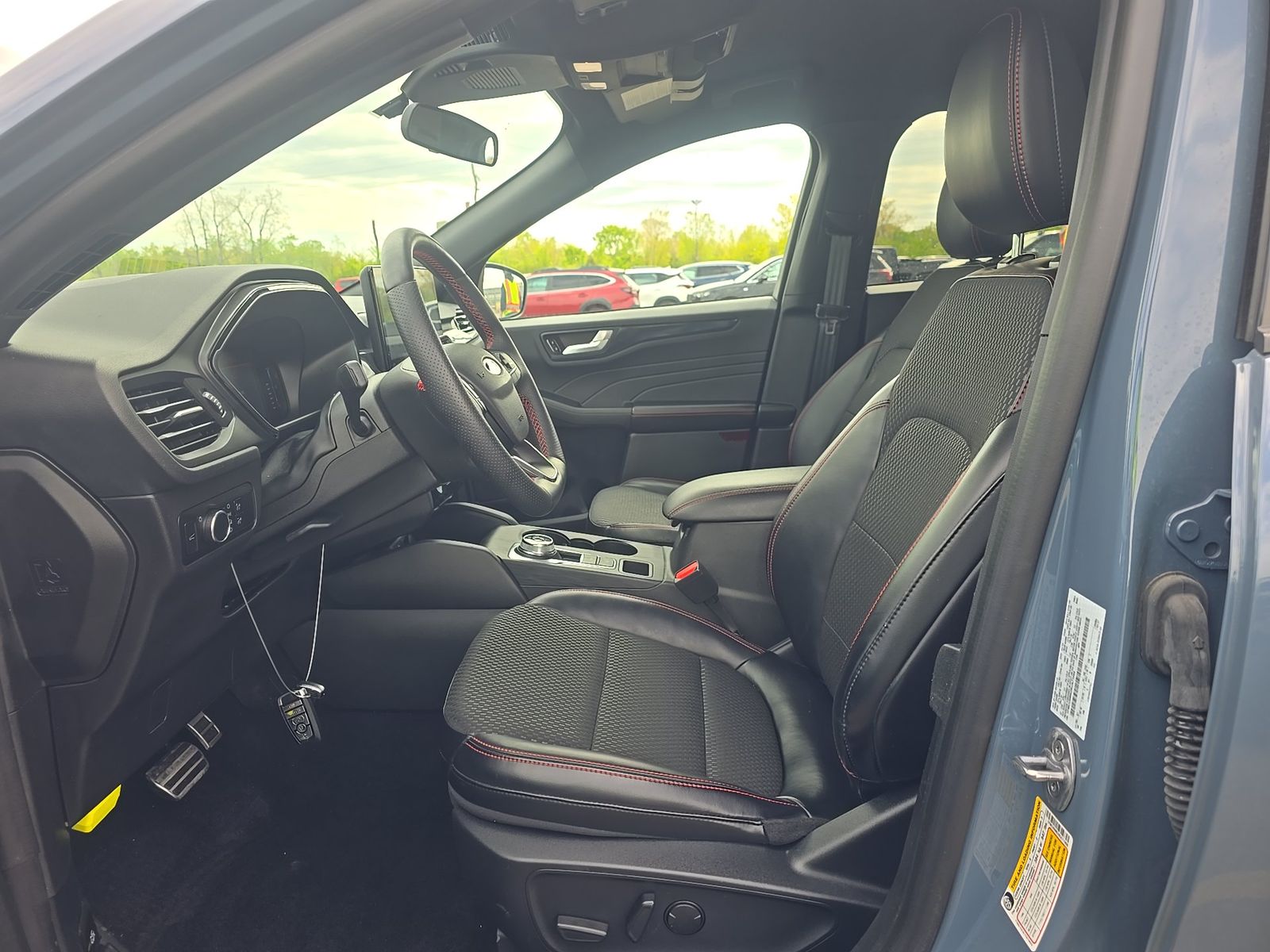 FORD ESCAPE - 1