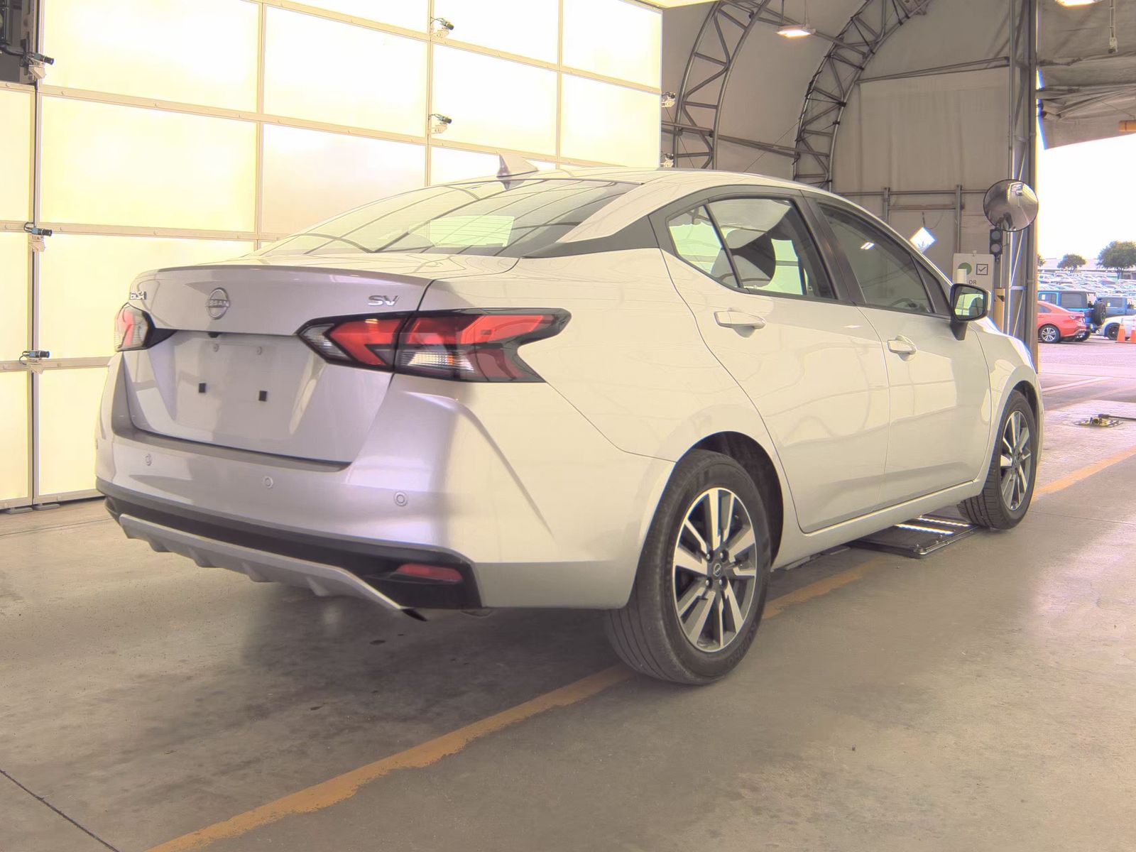 NISSAN VERSA - 6