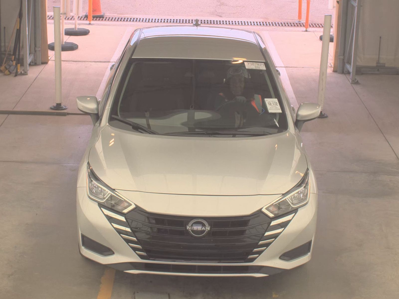 NISSAN VERSA - 3