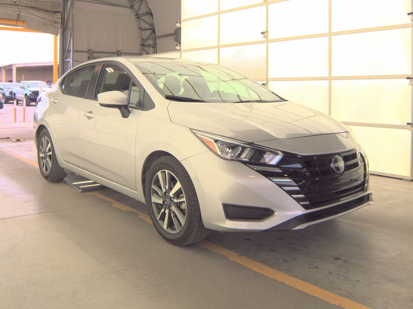 NISSAN VERSA - 5