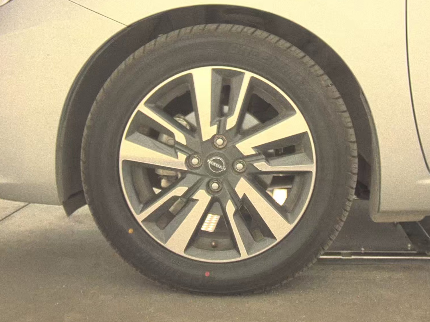 NISSAN VERSA - 10
