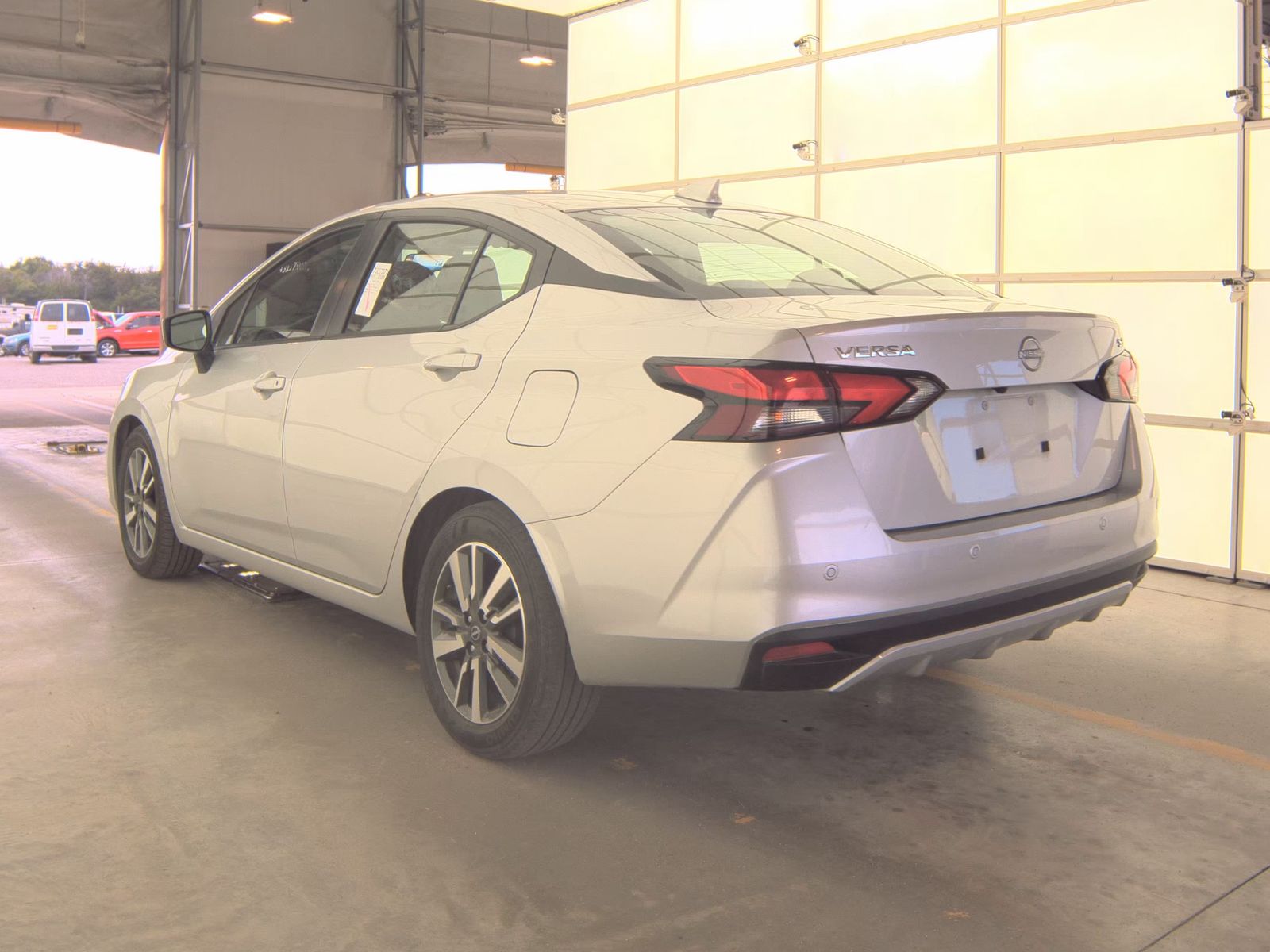 NISSAN VERSA - 9