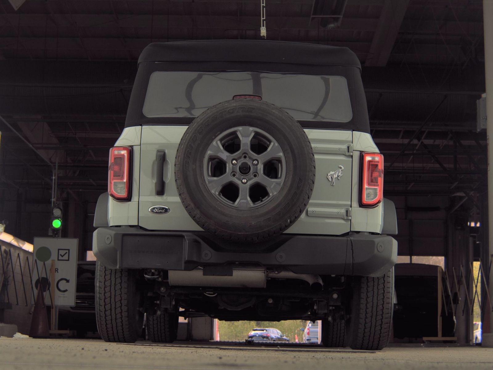 FORD BRONCO - 8