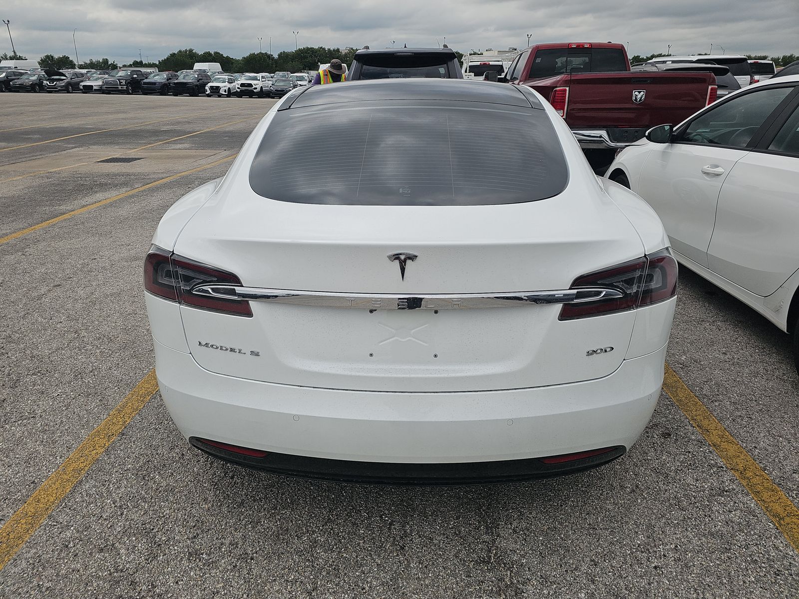 TESLA MODEL S - 6