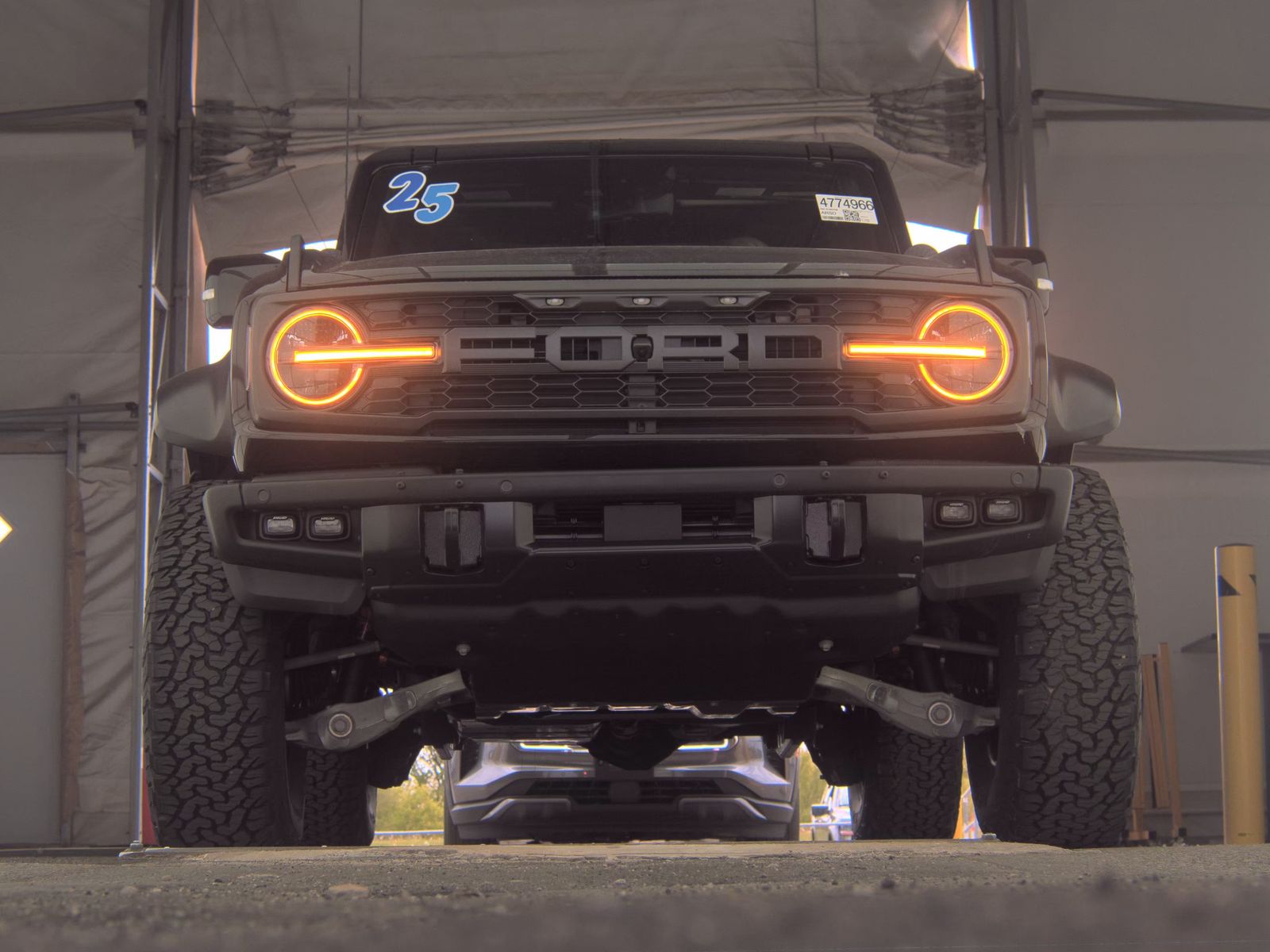 FORD BRONCO - 4