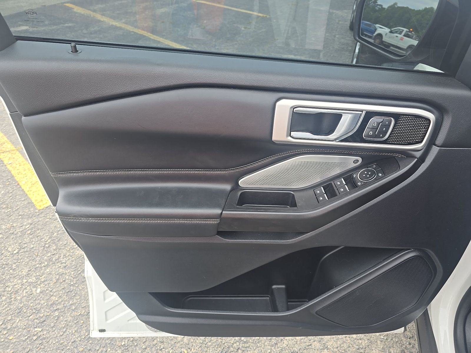 FORD EXPLORER - 10