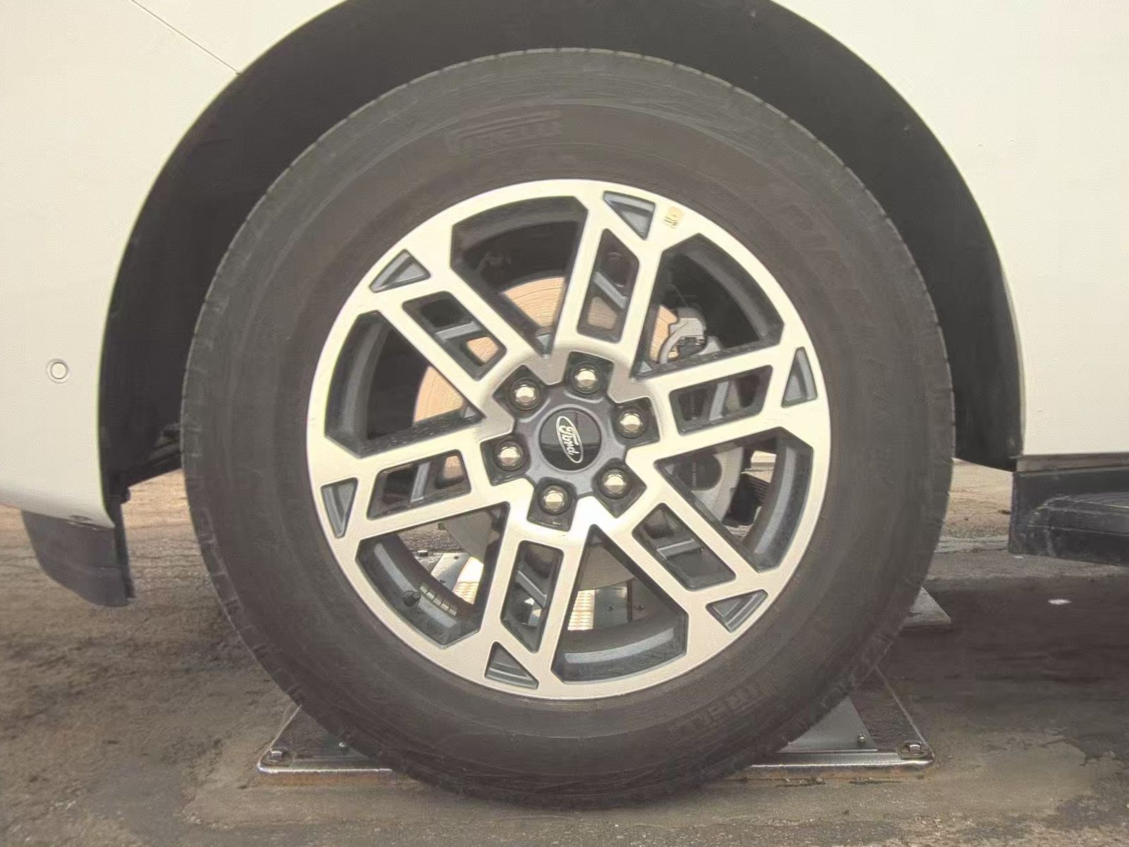 FORD EXPEDITION - 10