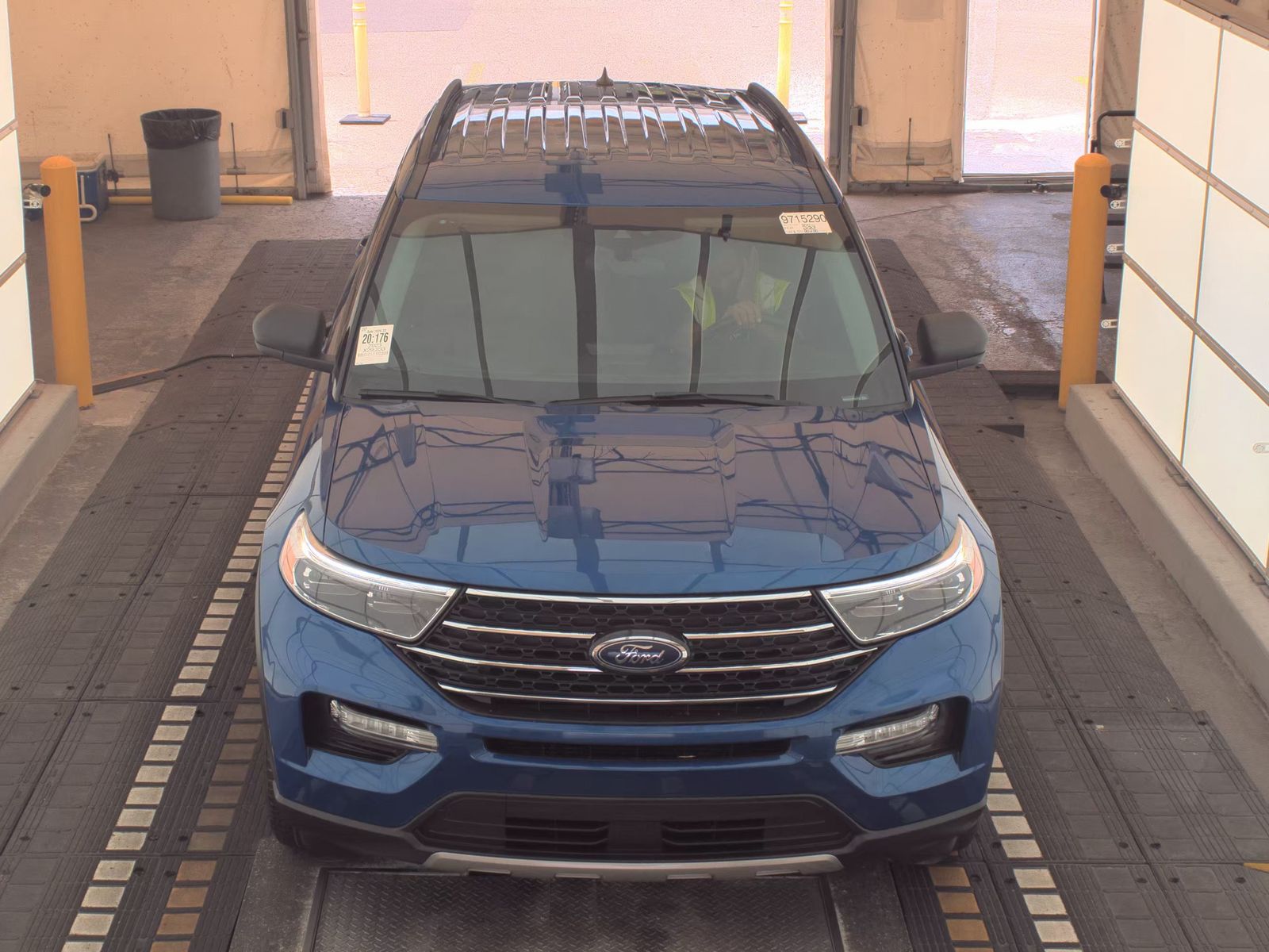 FORD EXPLORER - 3