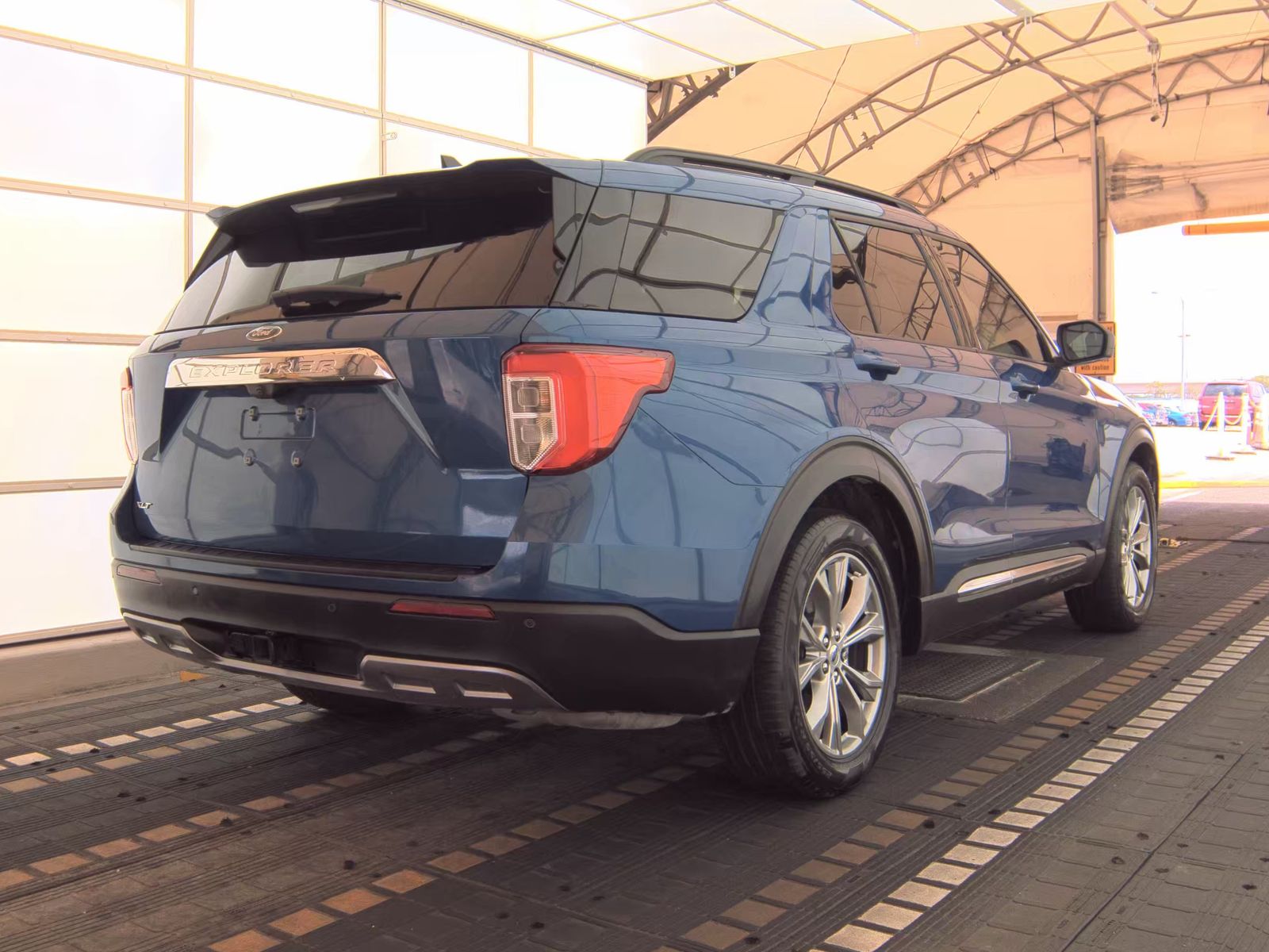FORD EXPLORER - 6
