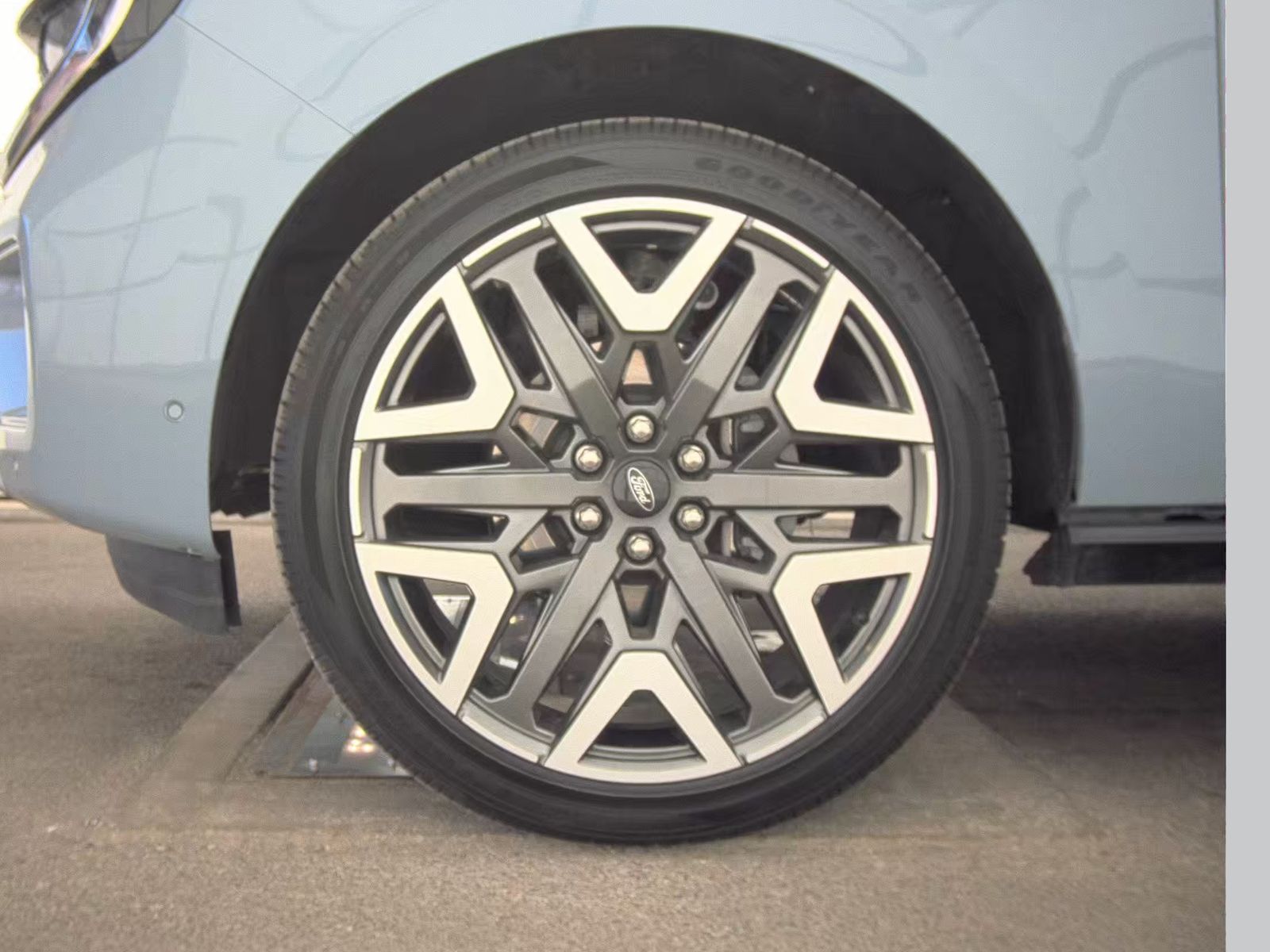 FORD EXPEDITION - 10