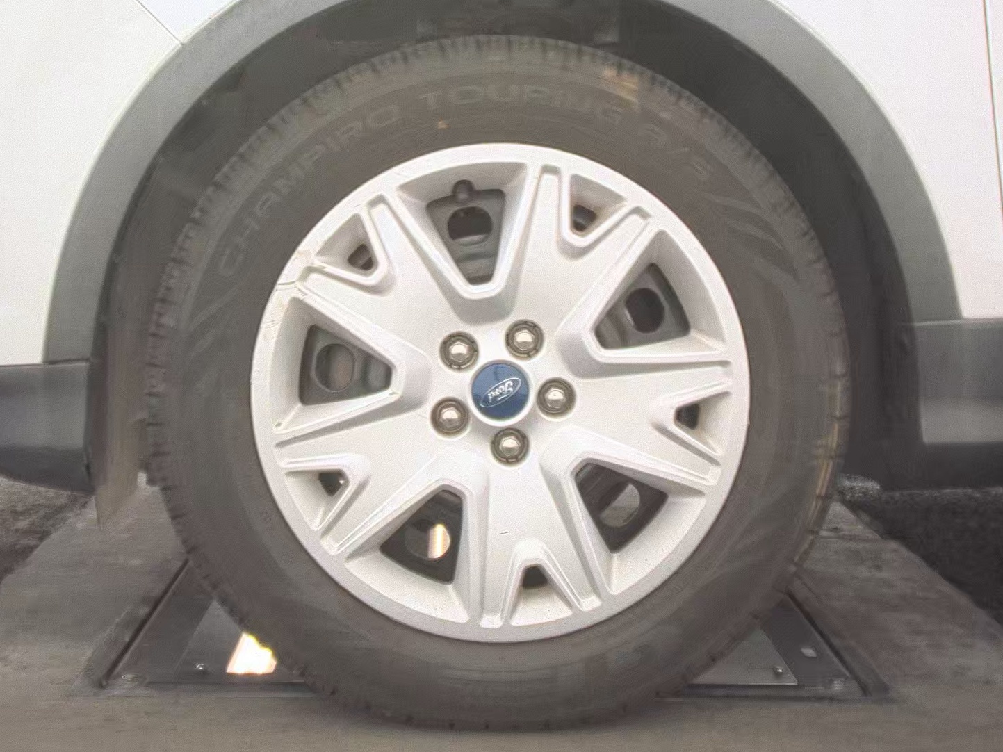 FORD ESCAPE - 10
