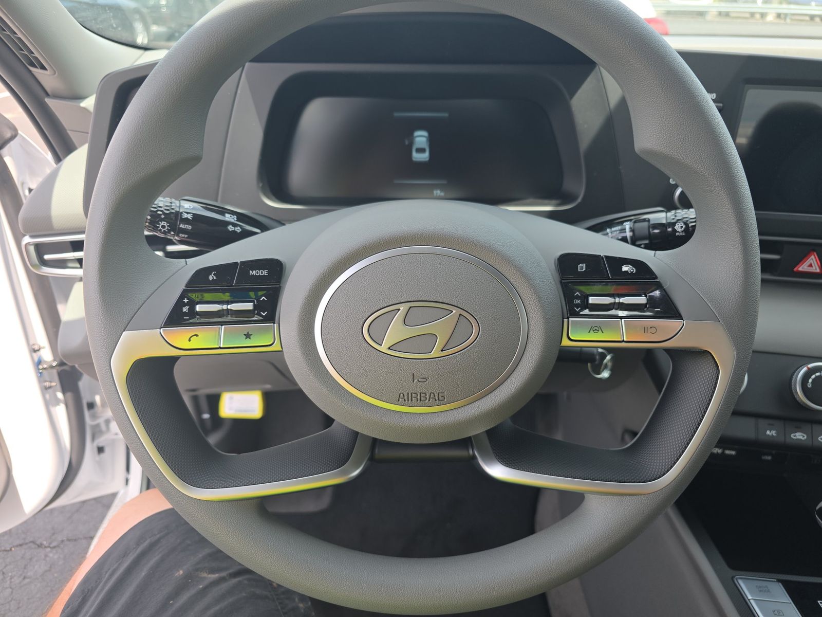 2026 Hyundai Elantra SE FWD