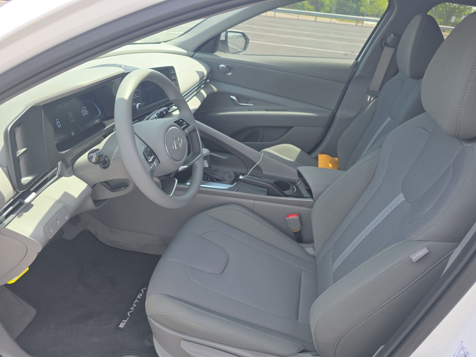 2026 Hyundai Elantra SE FWD