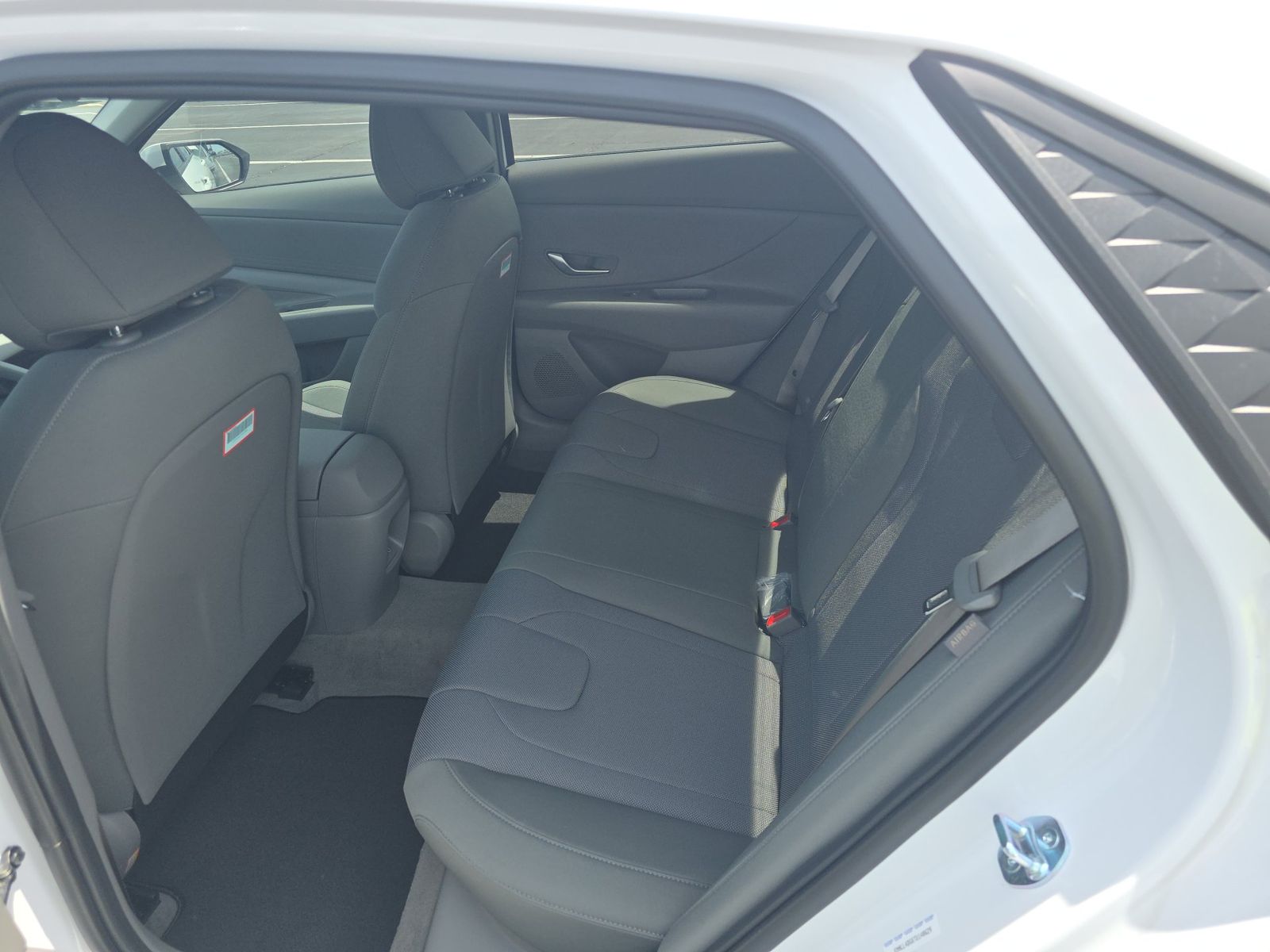 2026 Hyundai Elantra SE FWD