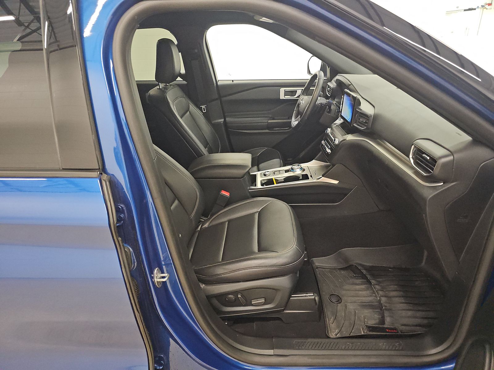 FORD EXPLORER - 9