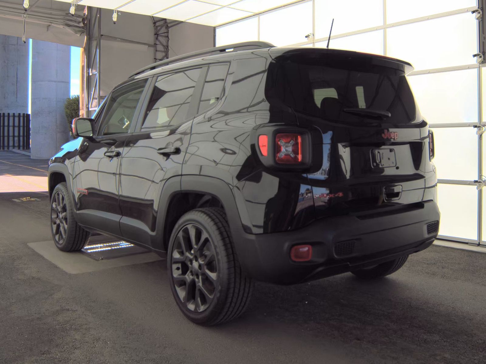 2023 Jeep Renegade Latitude Red Edition AWD