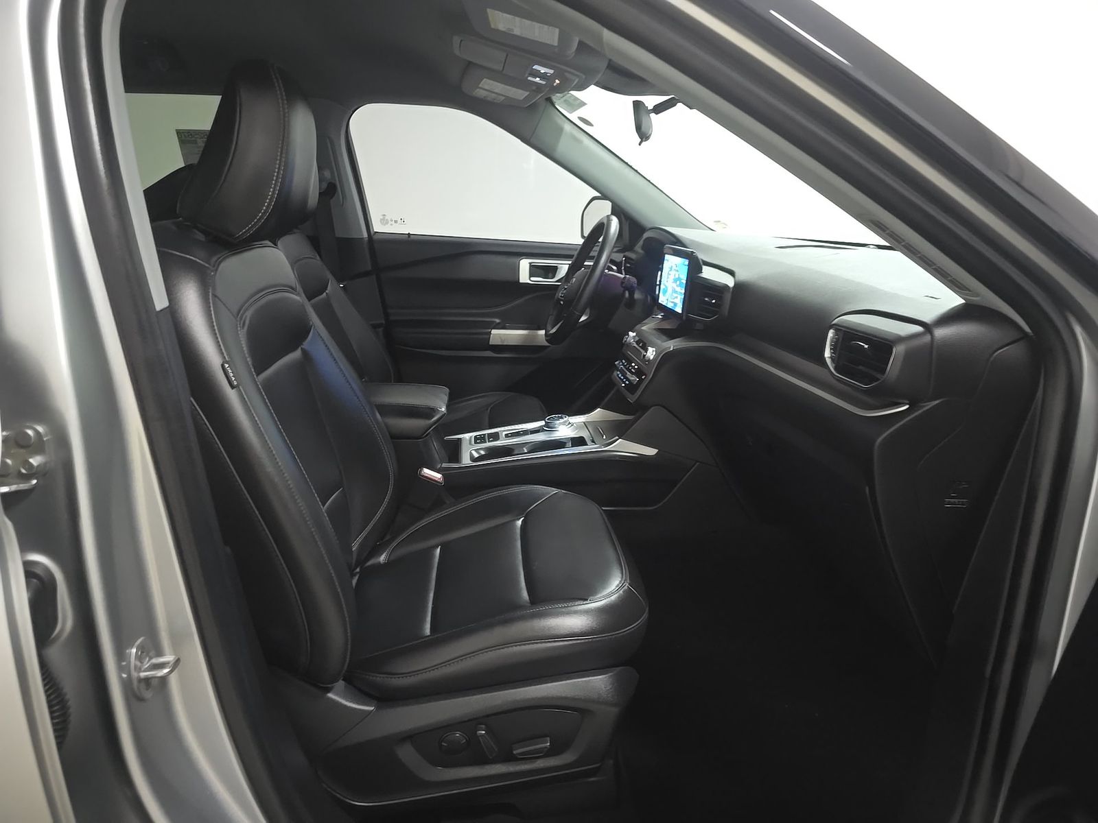 FORD EXPLORER - 9