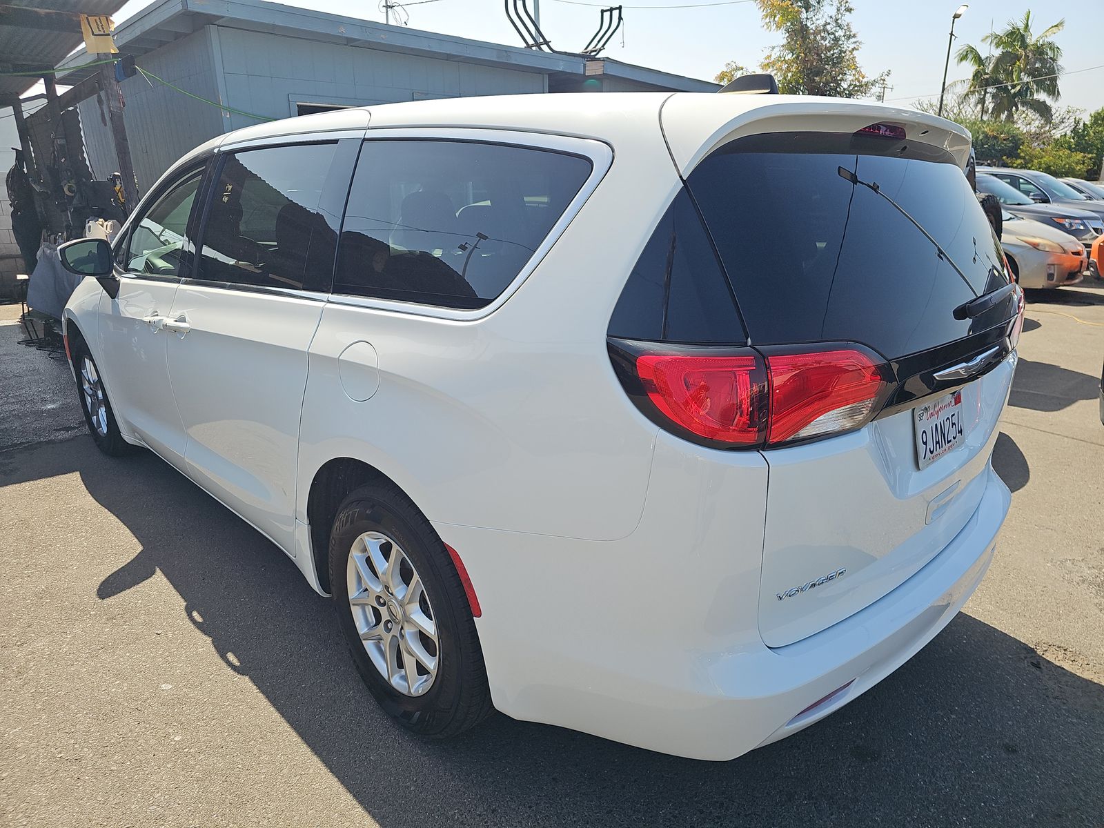 CHRYSLER VOYAGER - 7