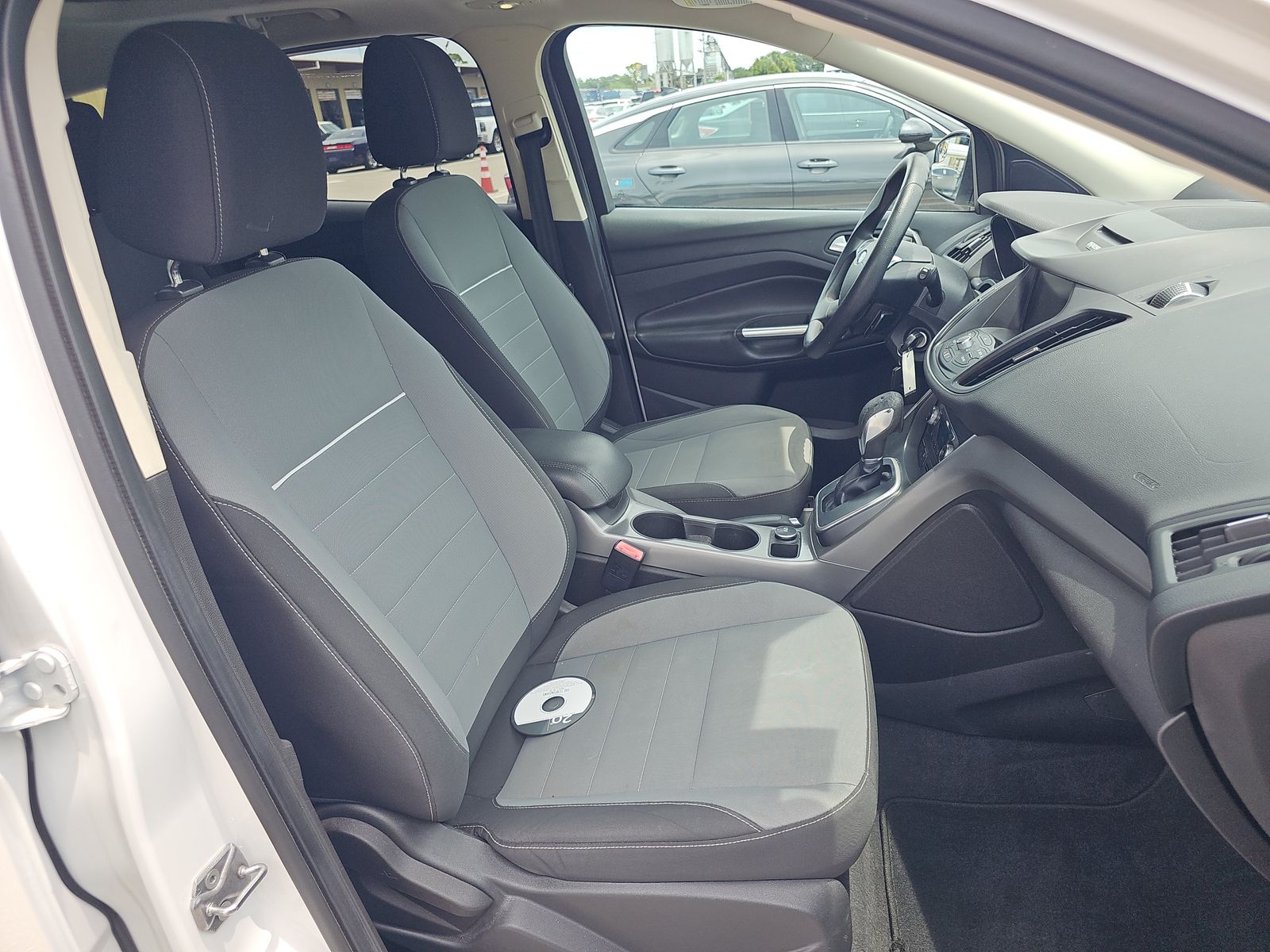 FORD ESCAPE - 9