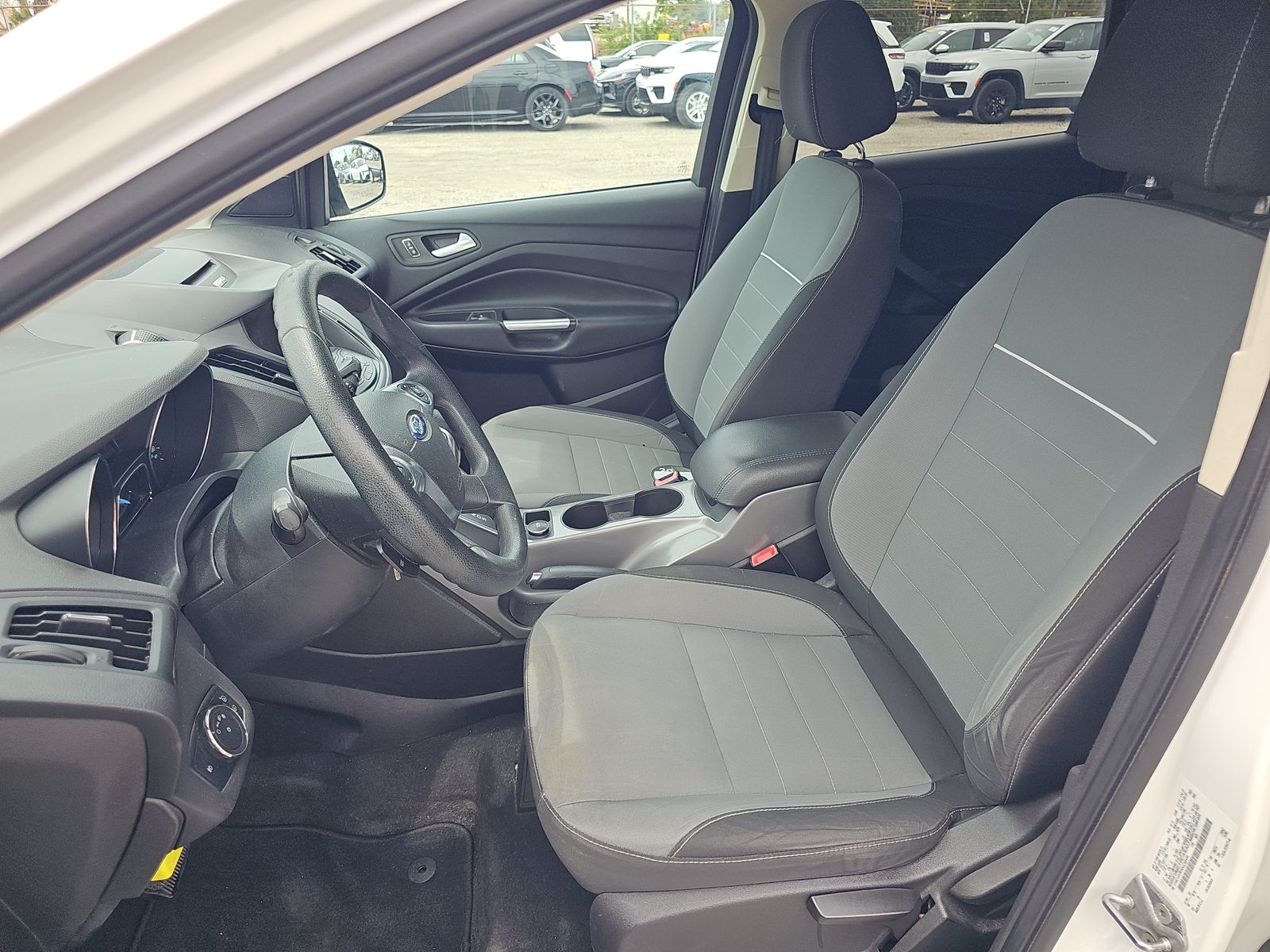 FORD ESCAPE - 8