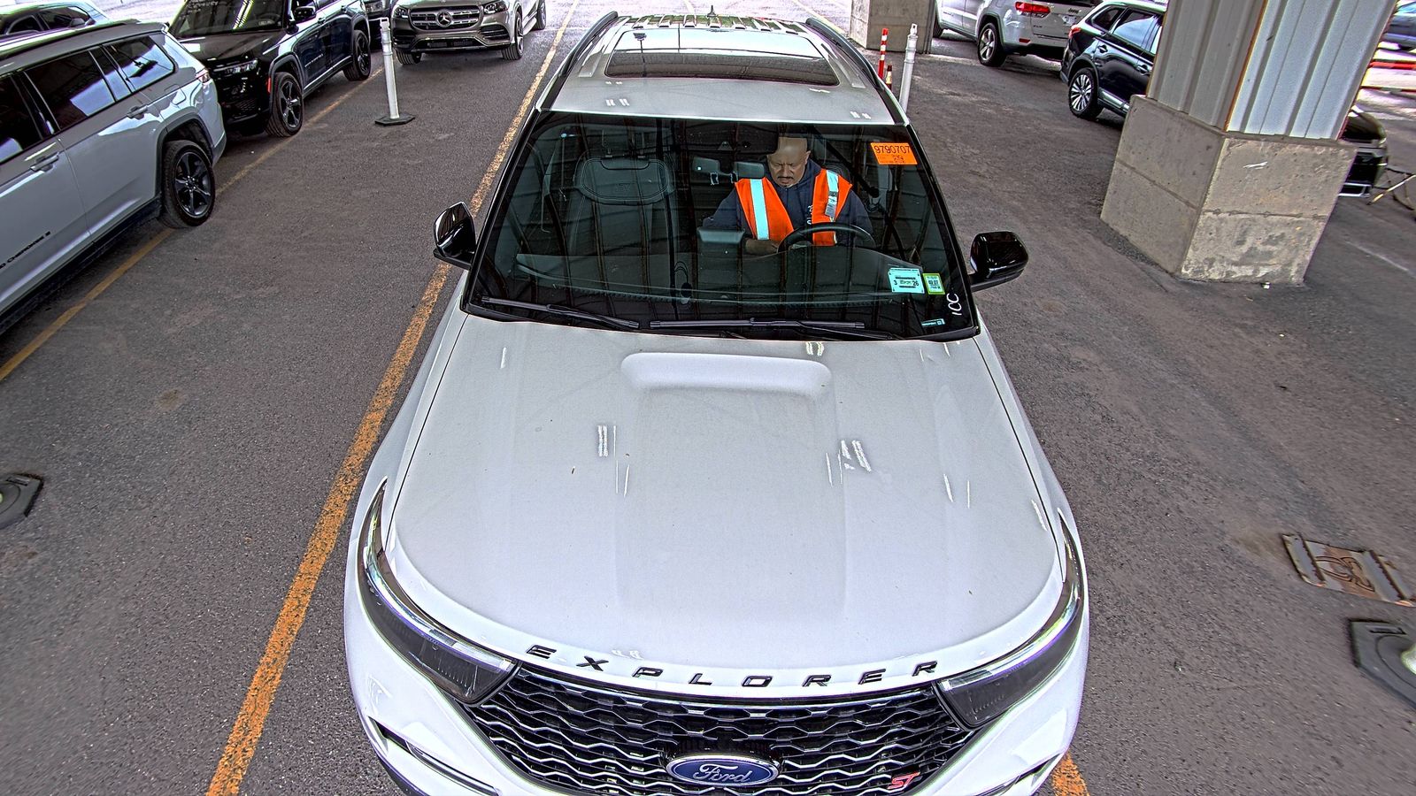 FORD EXPLORER - 3