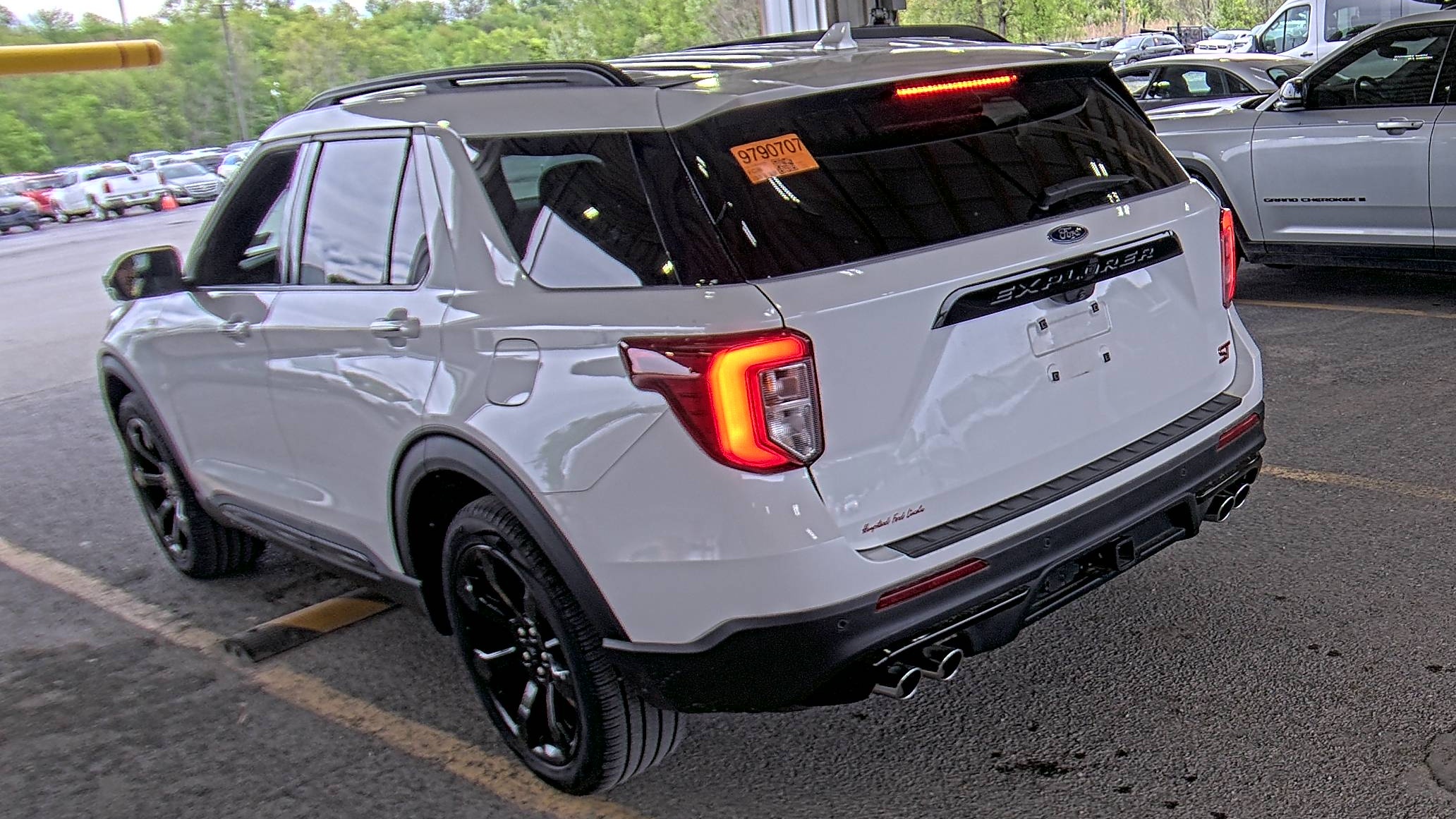FORD EXPLORER - 7