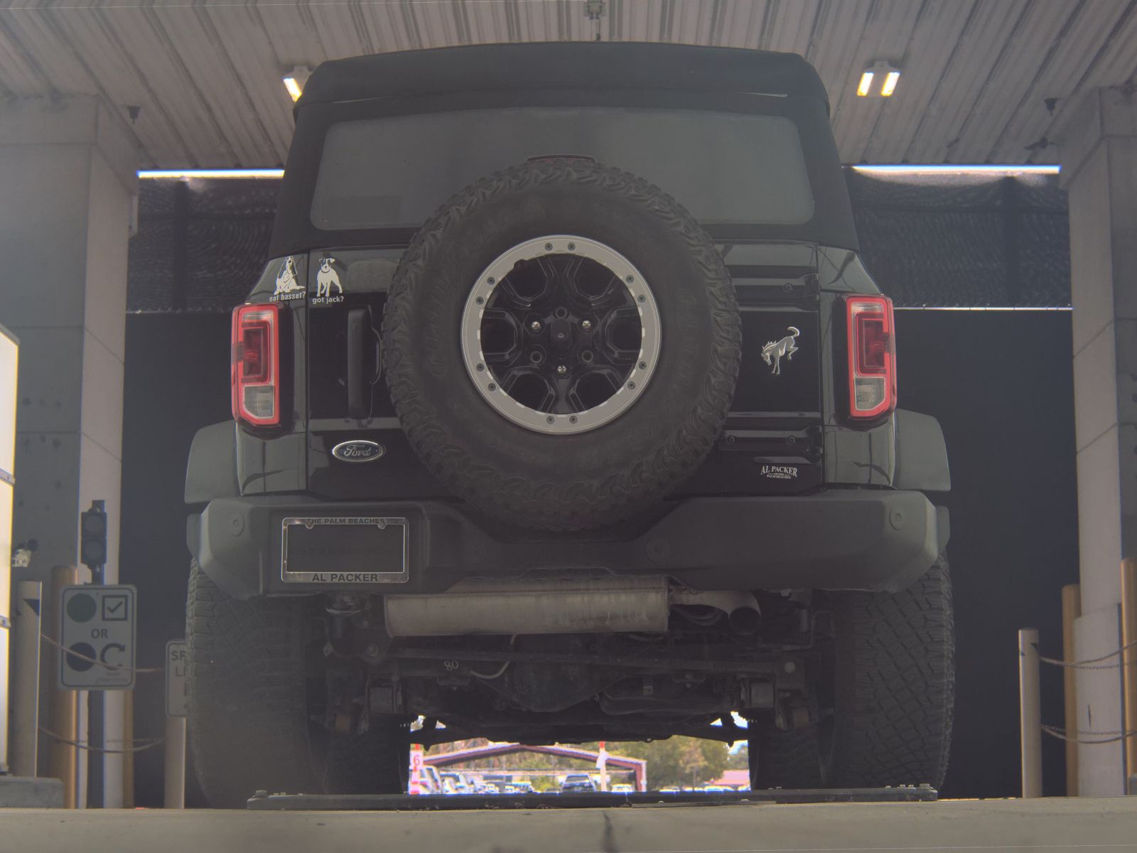 FORD BRONCO - 8