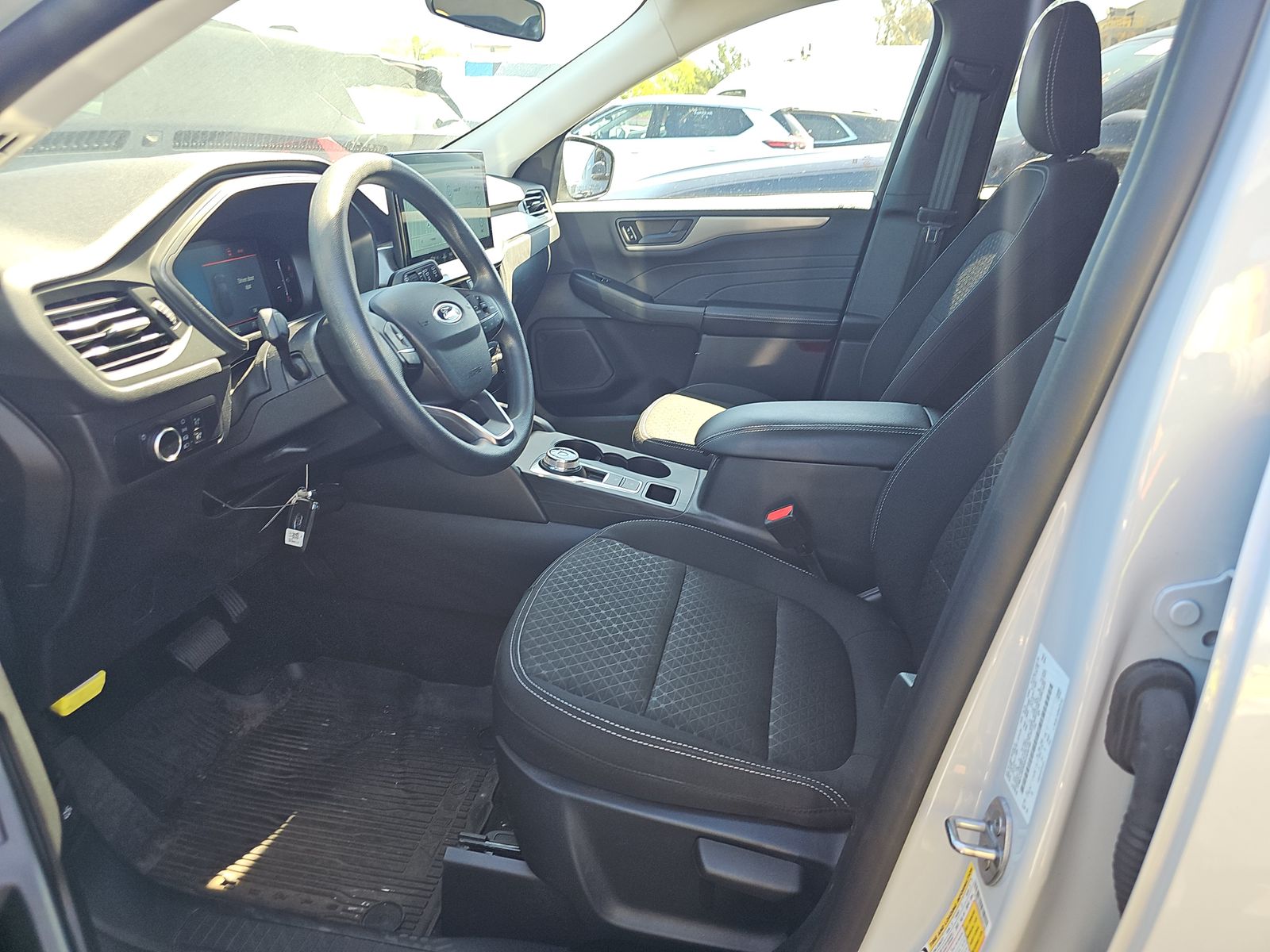 FORD ESCAPE - 8
