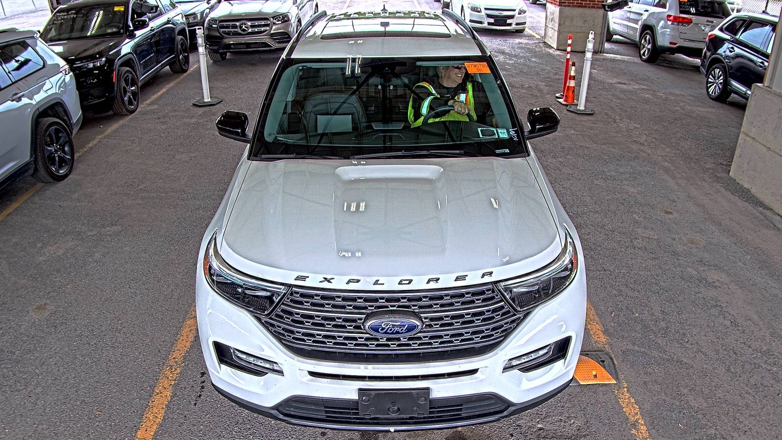 FORD EXPLORER - 3
