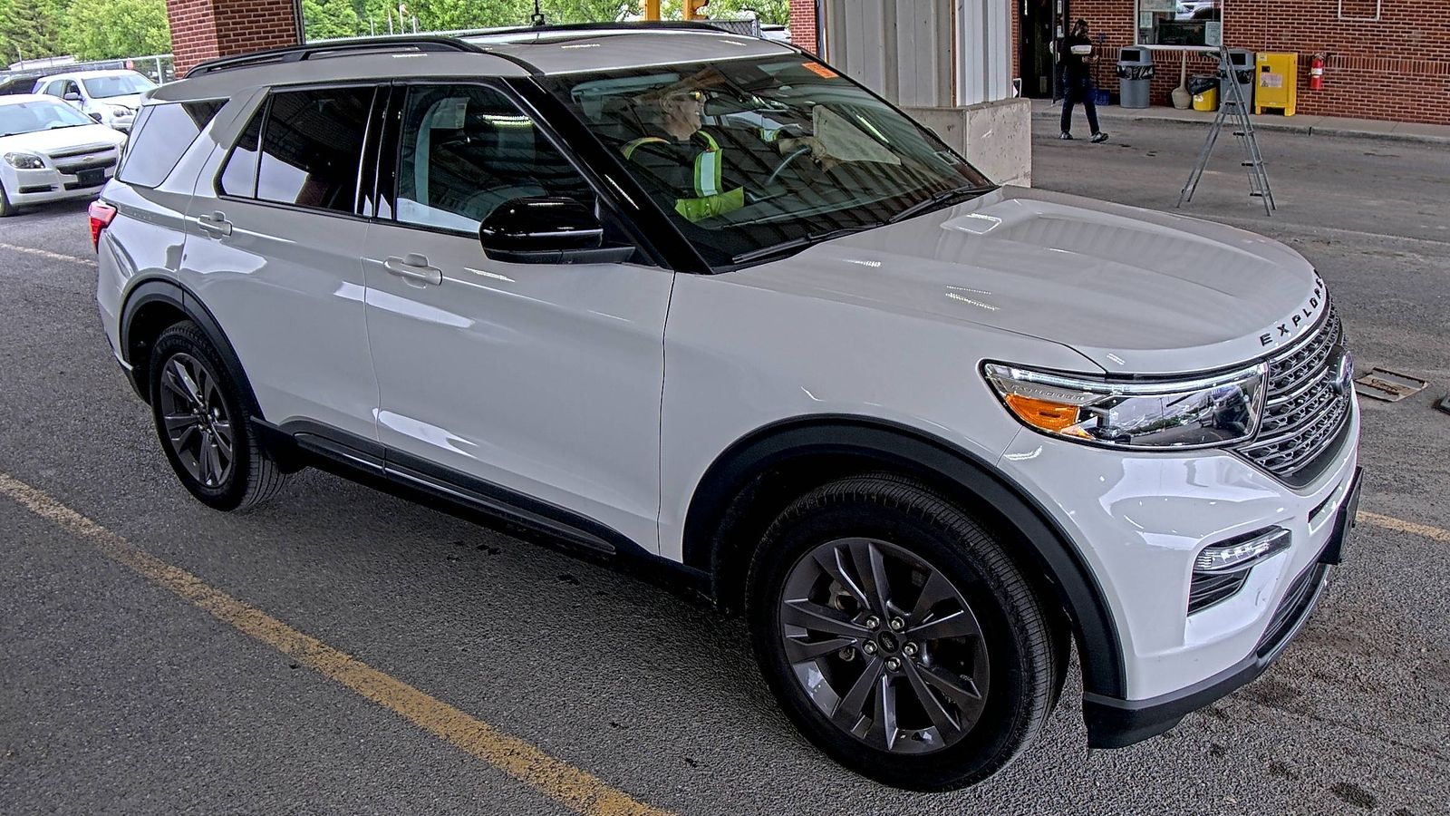 FORD EXPLORER - 4