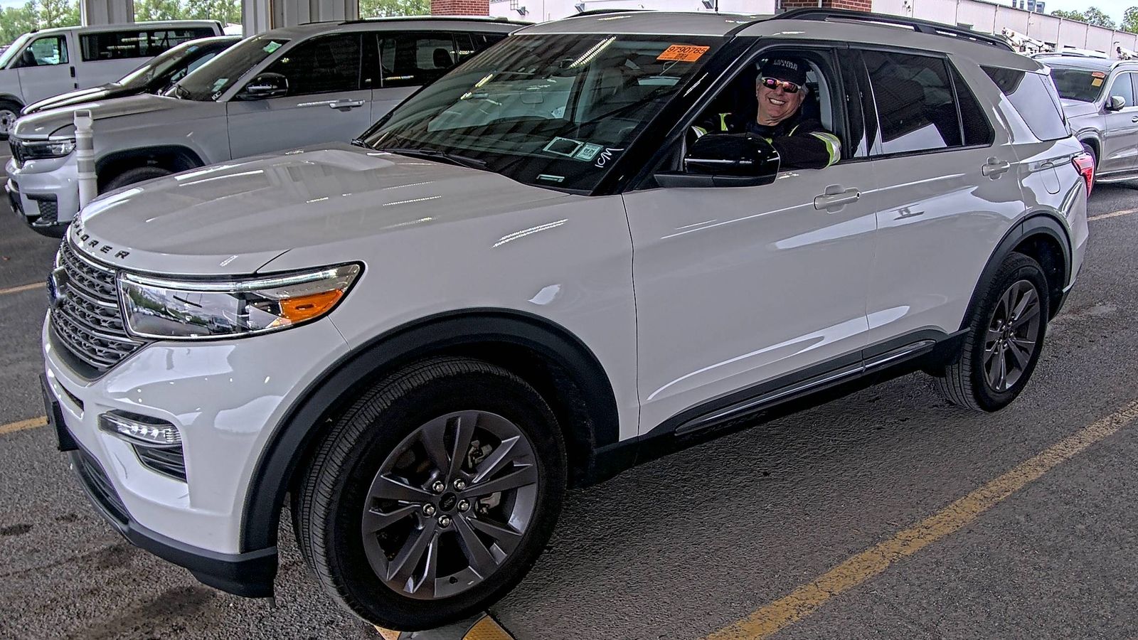 FORD EXPLORER - 1